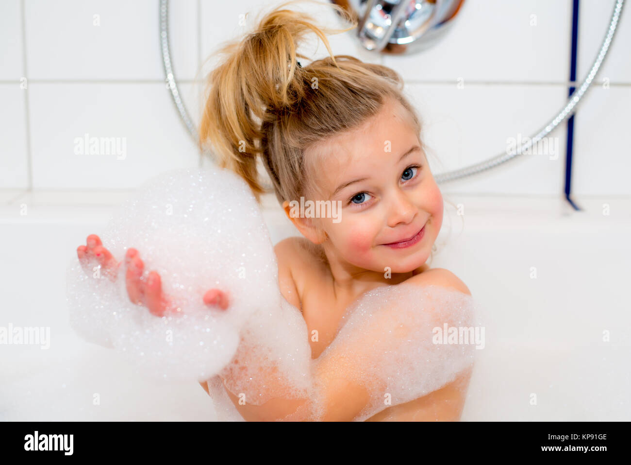 эротика голых девочек в ванной фото 53