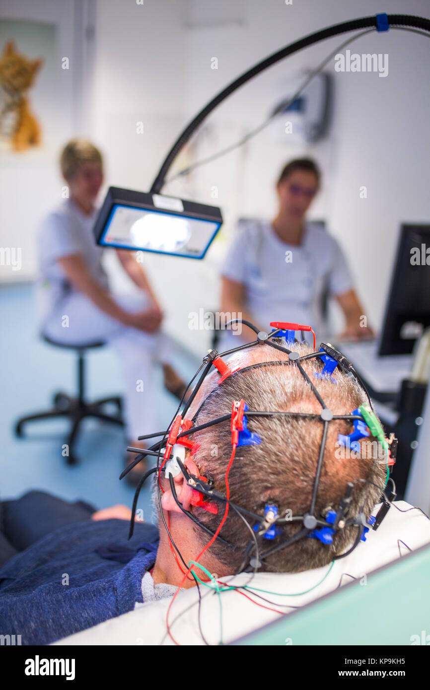 Epilepsy Eeg Stock Photos & Epilepsy Eeg Stock Images Alamy