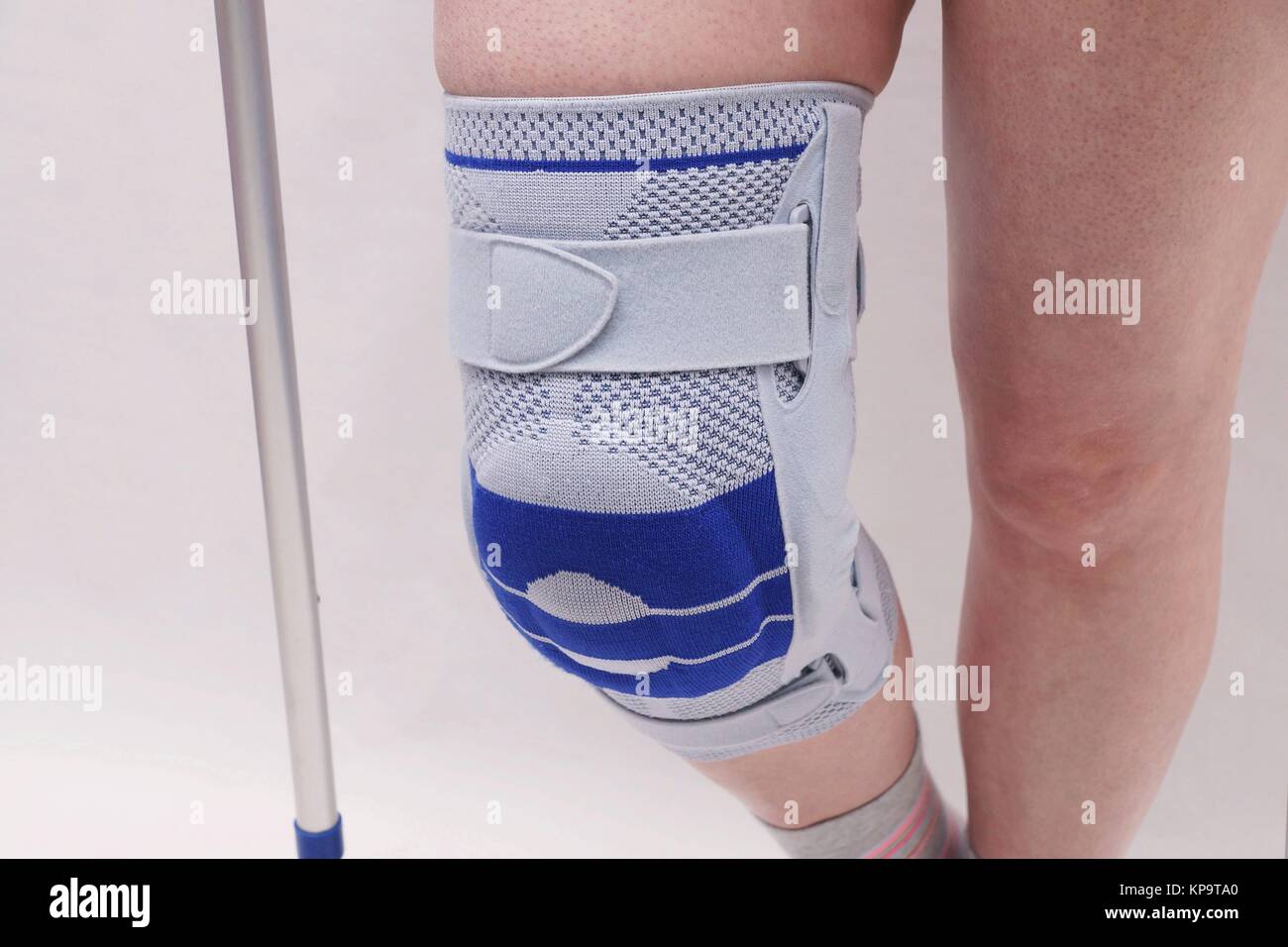 knee brace on a woman's leg Stock Photo