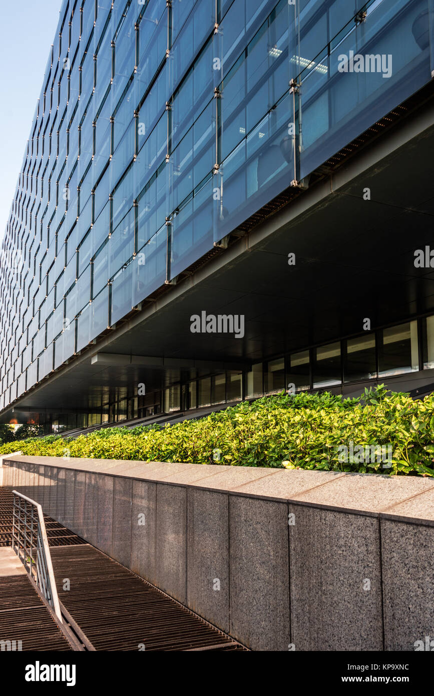City office buildings close hi-res stock photography and images - Alamy
