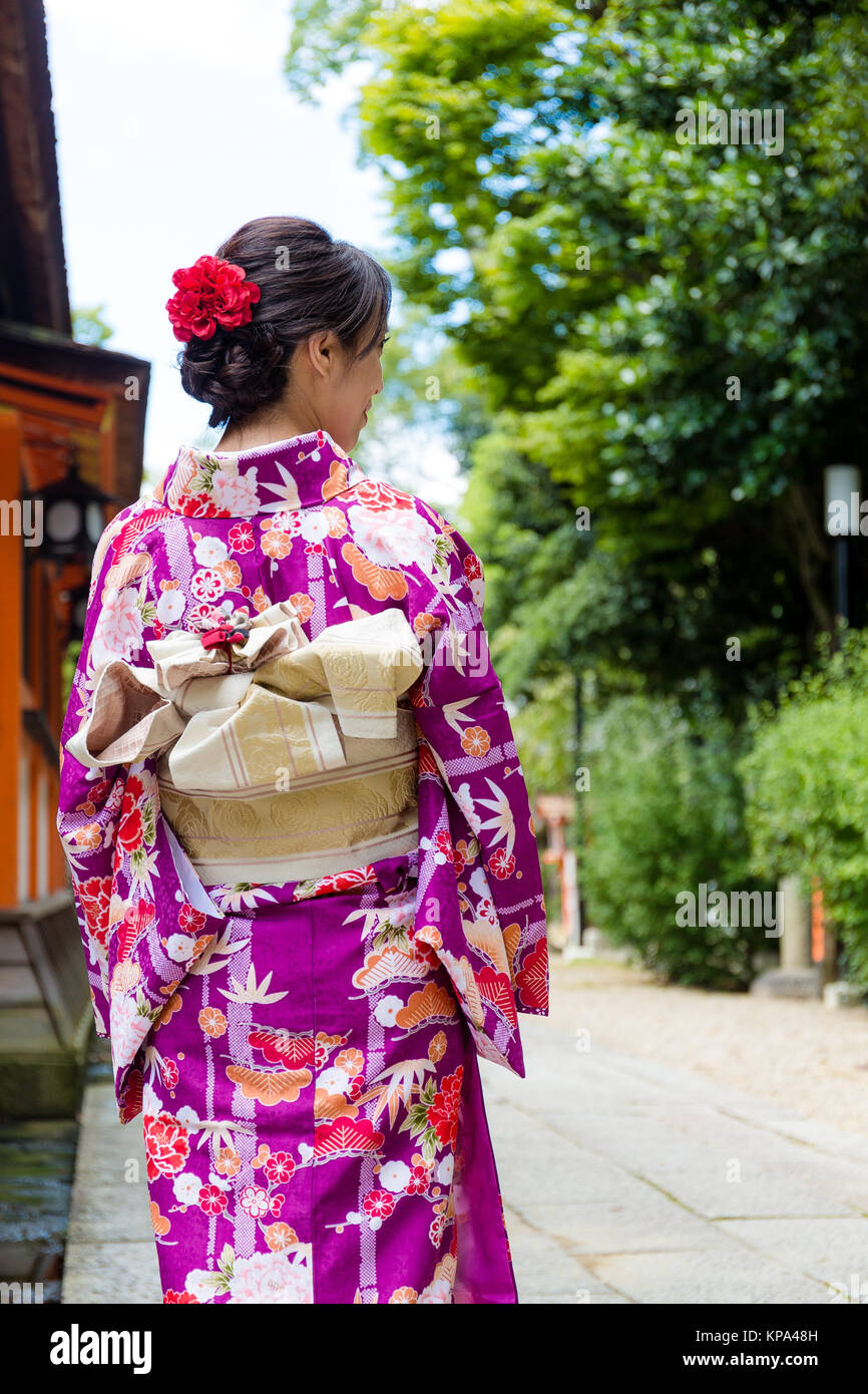 The rear view of woman wearing japanese kimono Stock Photo - Alamy