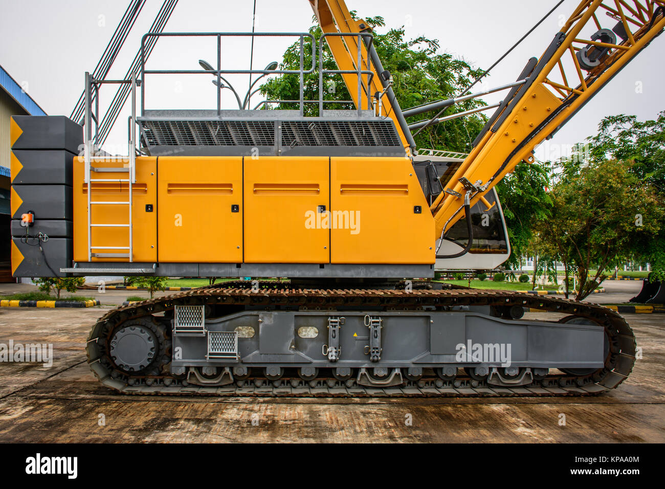 Mobile crane counterweights hires stock photography and images Alamy