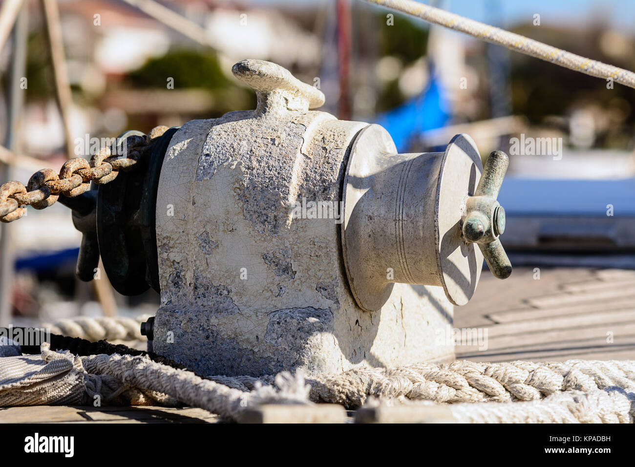 Anchor windlass hires stock photography and images Alamy