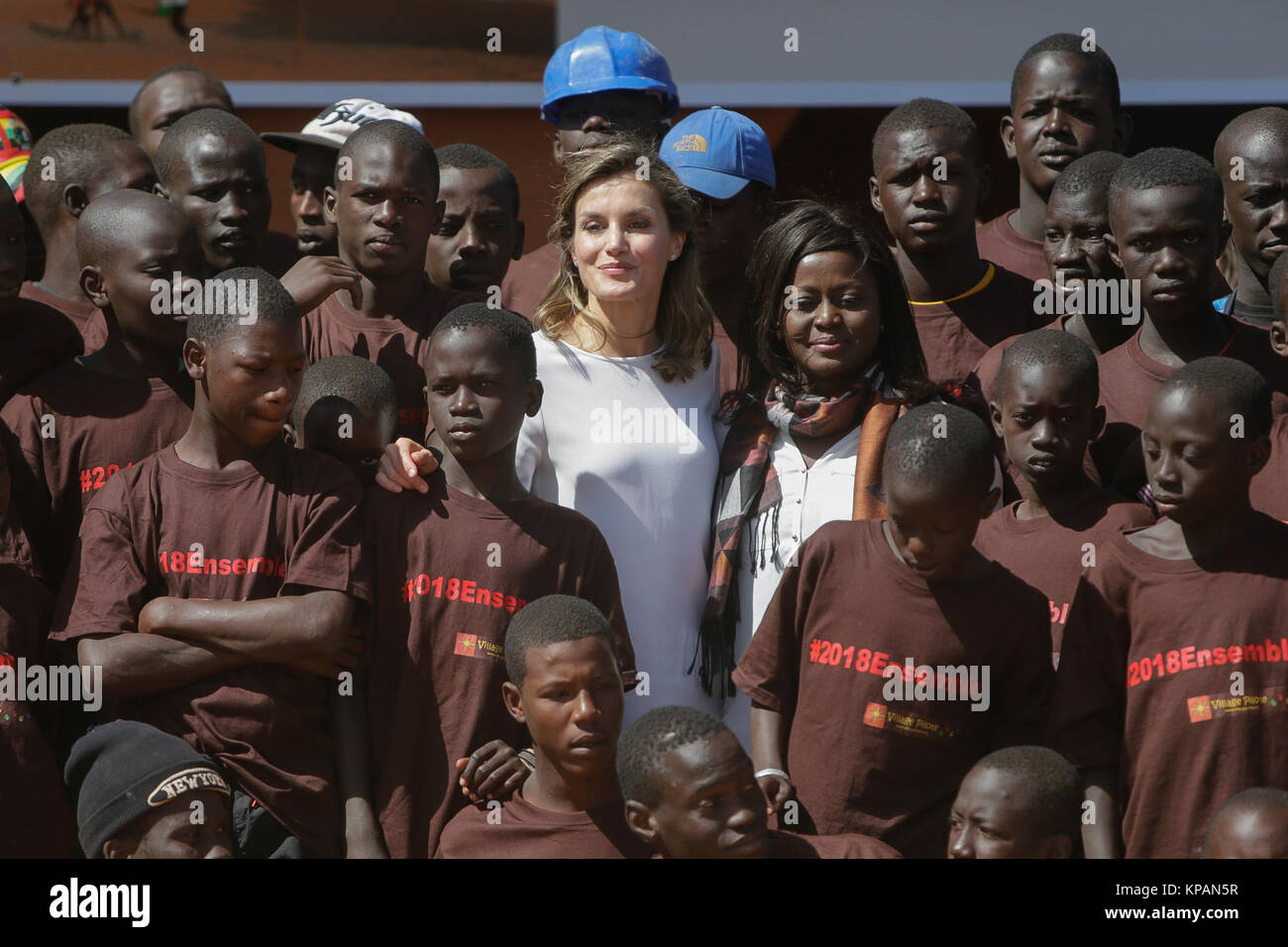 Dakar, Senegal. 14th Dec, 2017. Spanish Queen Letizia Ortiz arriving to Village Pilote “Tremplin du Lac Rose” in Dakar during her official visit to Senegal on Thursday 14 December 2017. Credit: Gtres Información más Comuniación on line, S.L./Alamy Live News Stock Photo