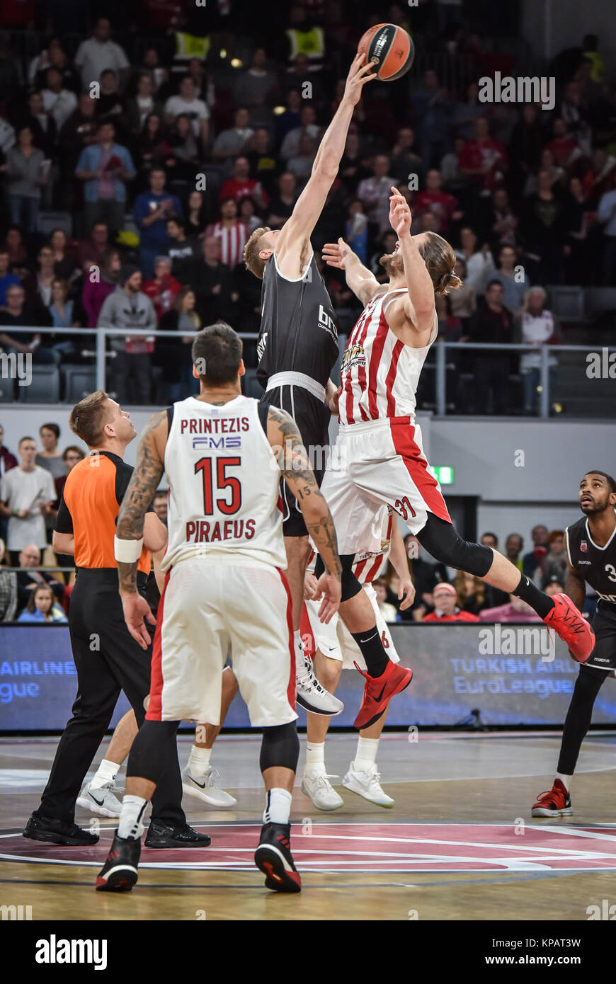 Printezis basketball hi-res stock photography and images - Alamy