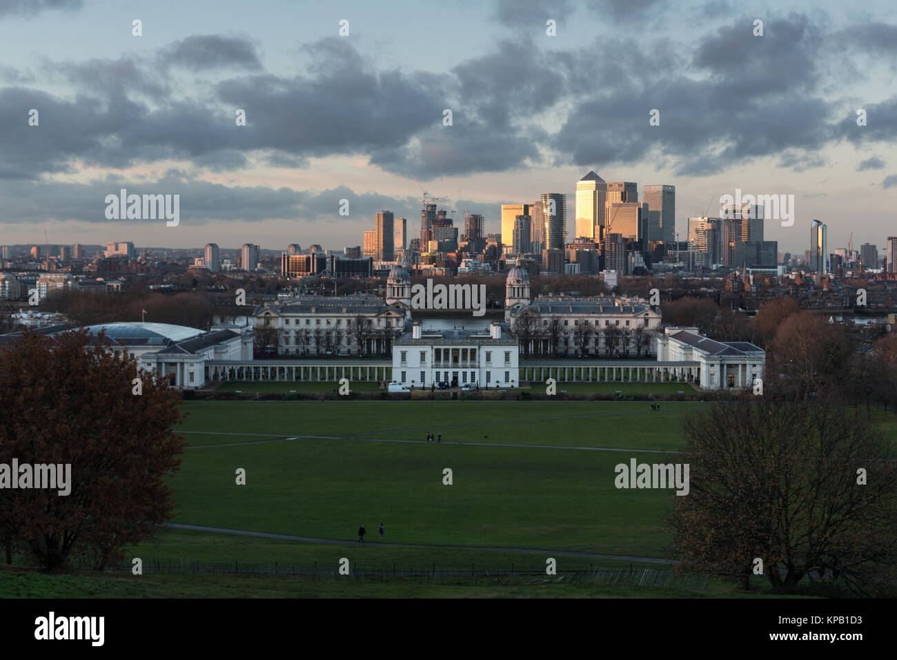 Greenwich, London, United Kingdom. 14th December, 2017. A wintry sunset seen from Greenwich Park in south east London.  Rob Powell/Alamy Live News Stock Photo