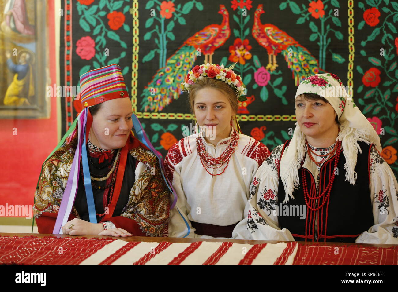 Belarus, Gomel, Folk Museum, 26.11.2016 year. Reconstruction of the old wedding ceremony. The bride and groom in traditional costumes.Authentic weddin Stock Photo