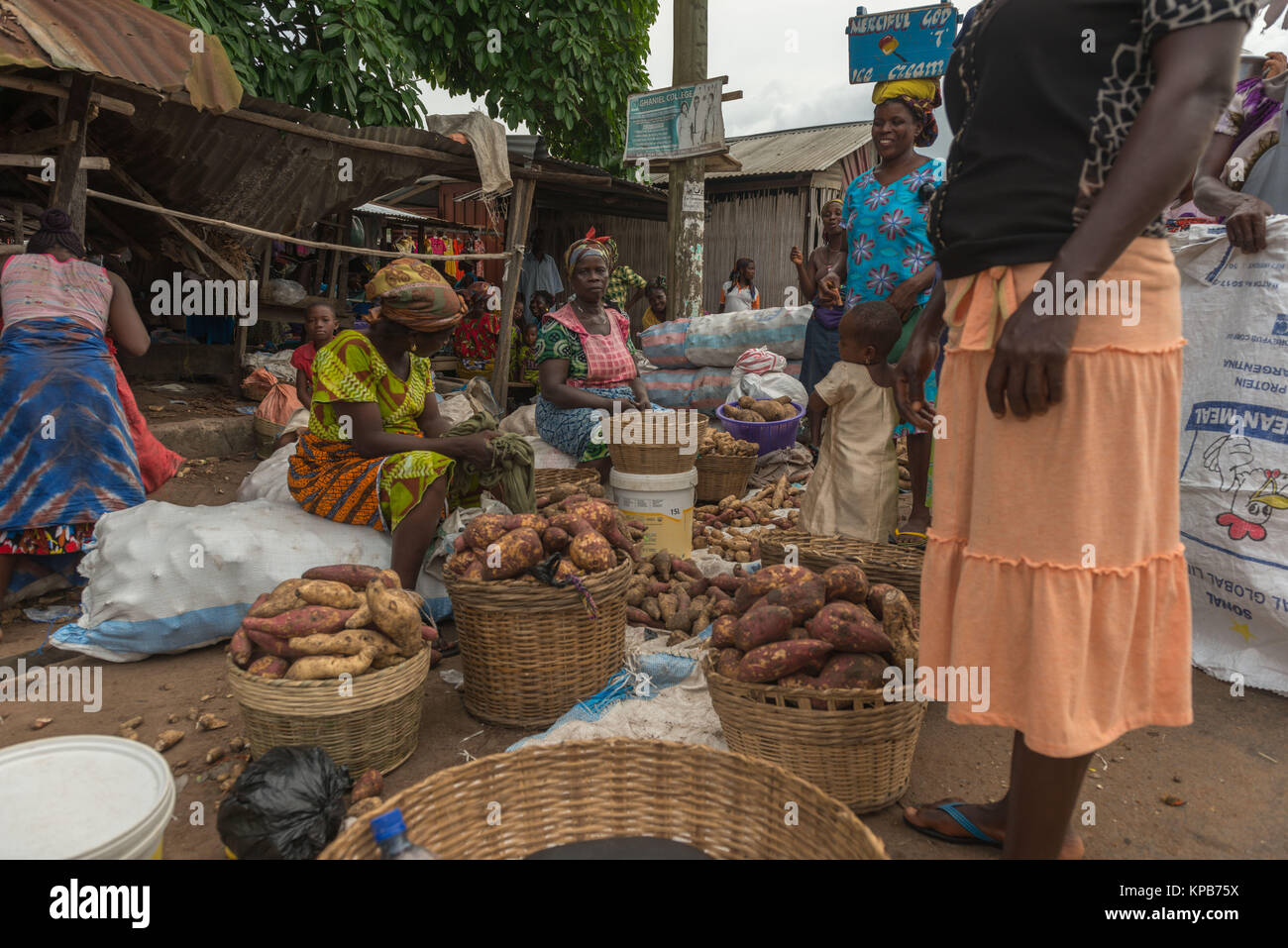 Market day in Mafi-Kumase Proper, Volta Region, Ghana, Africa Stock Photo