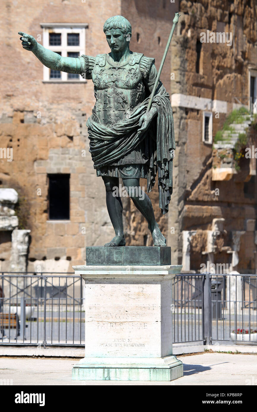 Statue S.P.Q.R. IMP CAESAR Augustus PATRIAE PATER on street