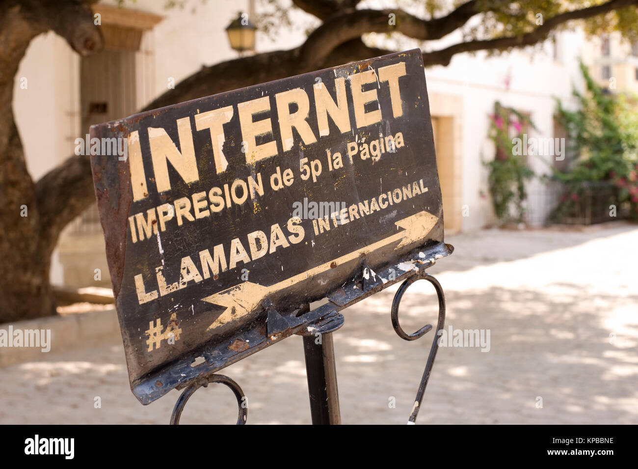 Internet Sign in Santo Domingo, Dominican Republic Stock Photo - Alamy