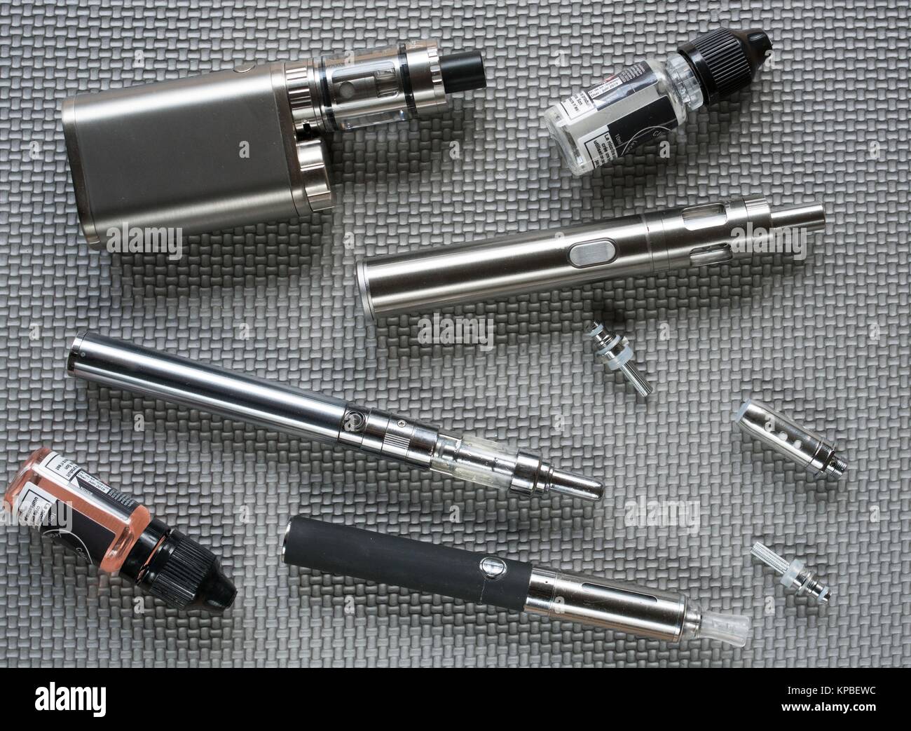 Electronic cigarette and cartridges Stock Photo Alamy