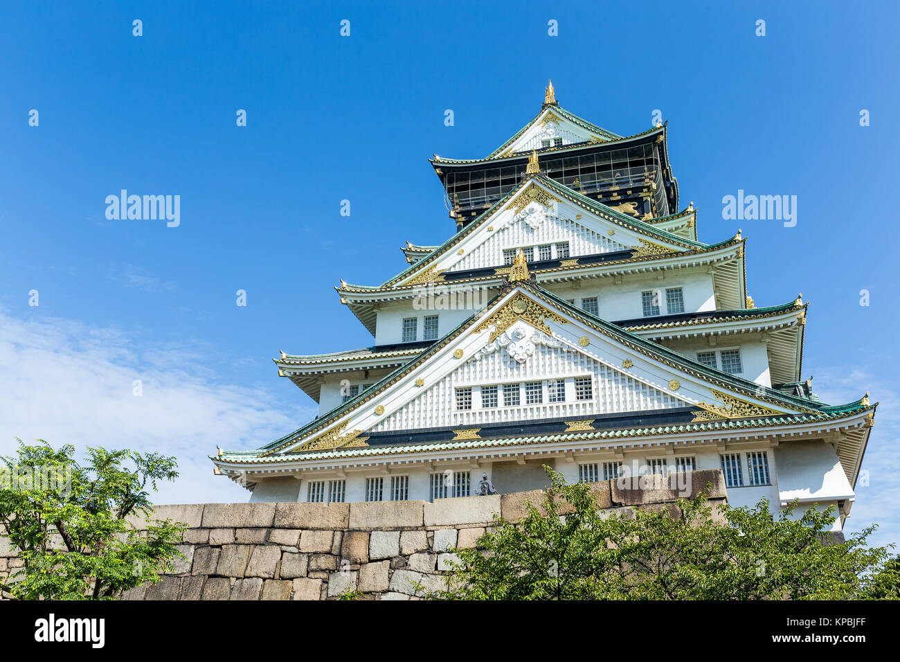 Osaka castle with clear blue sky Stock Photo - Alamy