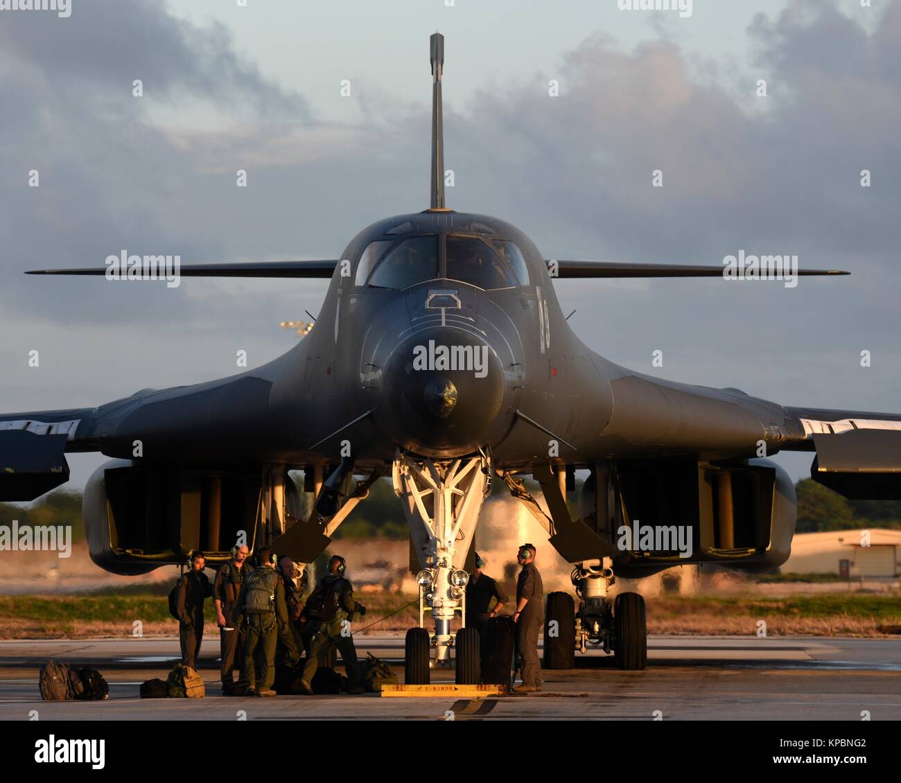 A U S Air Force B 1b Lancer Strategic Bomber Aircraft Sits On The Stock Photo Alamy