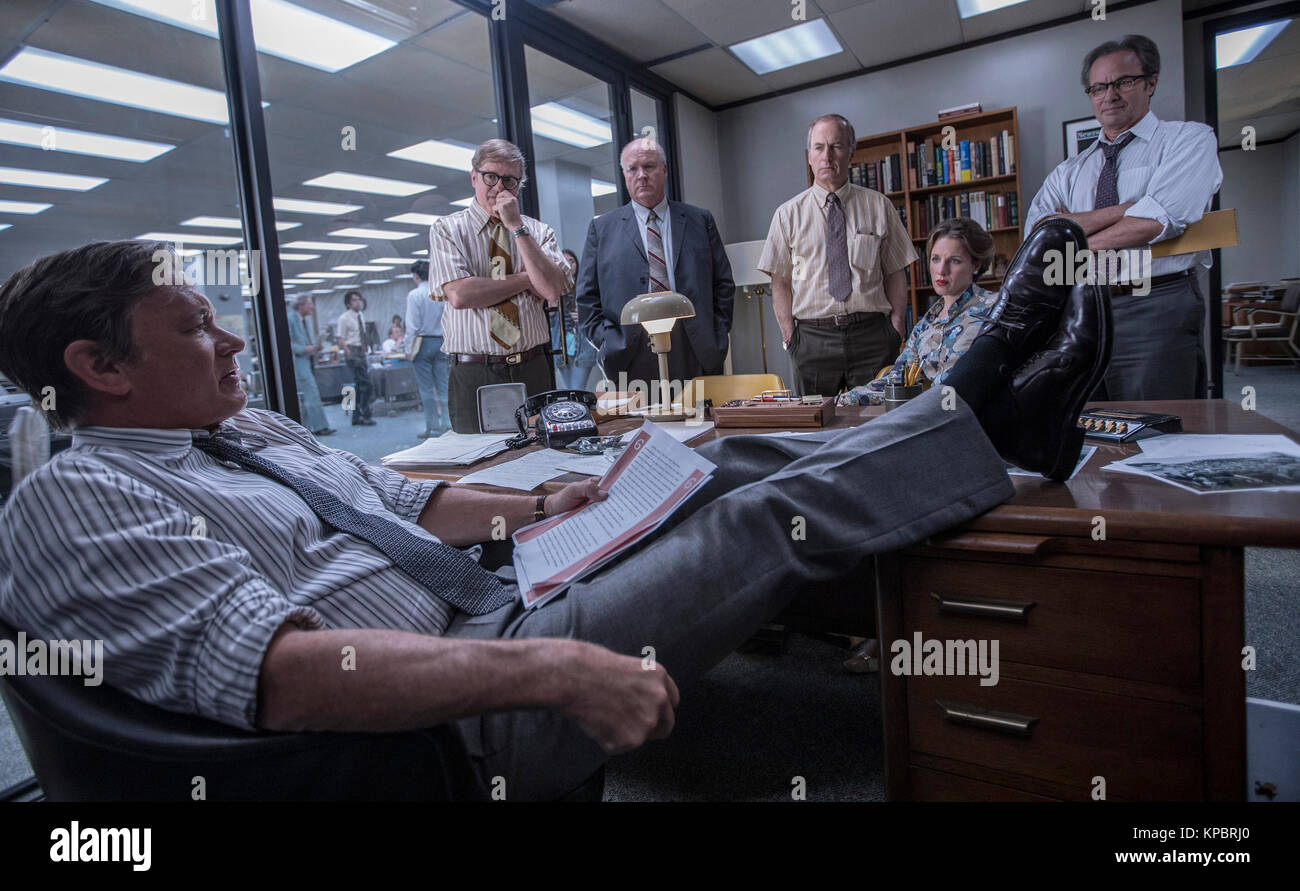RELEASE DATE: January 12, 2018 TITLE: The Post STUDIO: Twentieth Century Fox DIRECTOR: Steven Spielberg PLOT: A cover-up that spanned four U.S. Presidents pushed the country's first female newspaper publisher and a hard-driving editor to join an unprecedented battle between journalist and government. STARRING: L to R - TOM HANKS as Ben Bradlee, DAVID CROSS as Howard Simons, JOHN RUE as Gene Patterson, BOB ODENKIRK as Ben Bagdikian, JESSIE MUELLER as Judith Martin, and PHILIP CASNOFF as Chalmers Roberts. (Credit Image: © Twentieth Century Fox/Entertainment Pictures) Stock Photo