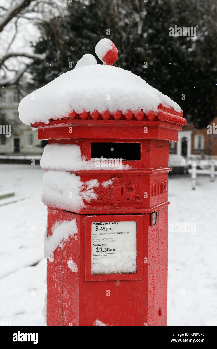 Post Box In The Snow High Resolution Stock Photography and Images - Alamy