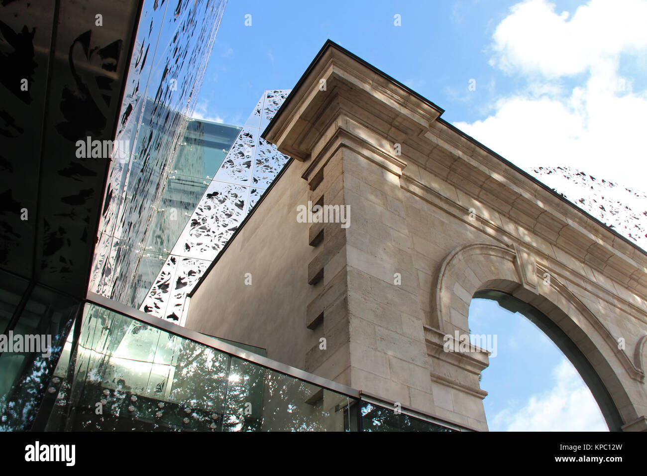 Building on Sully street in Nantes (France Stock Photo Alamy