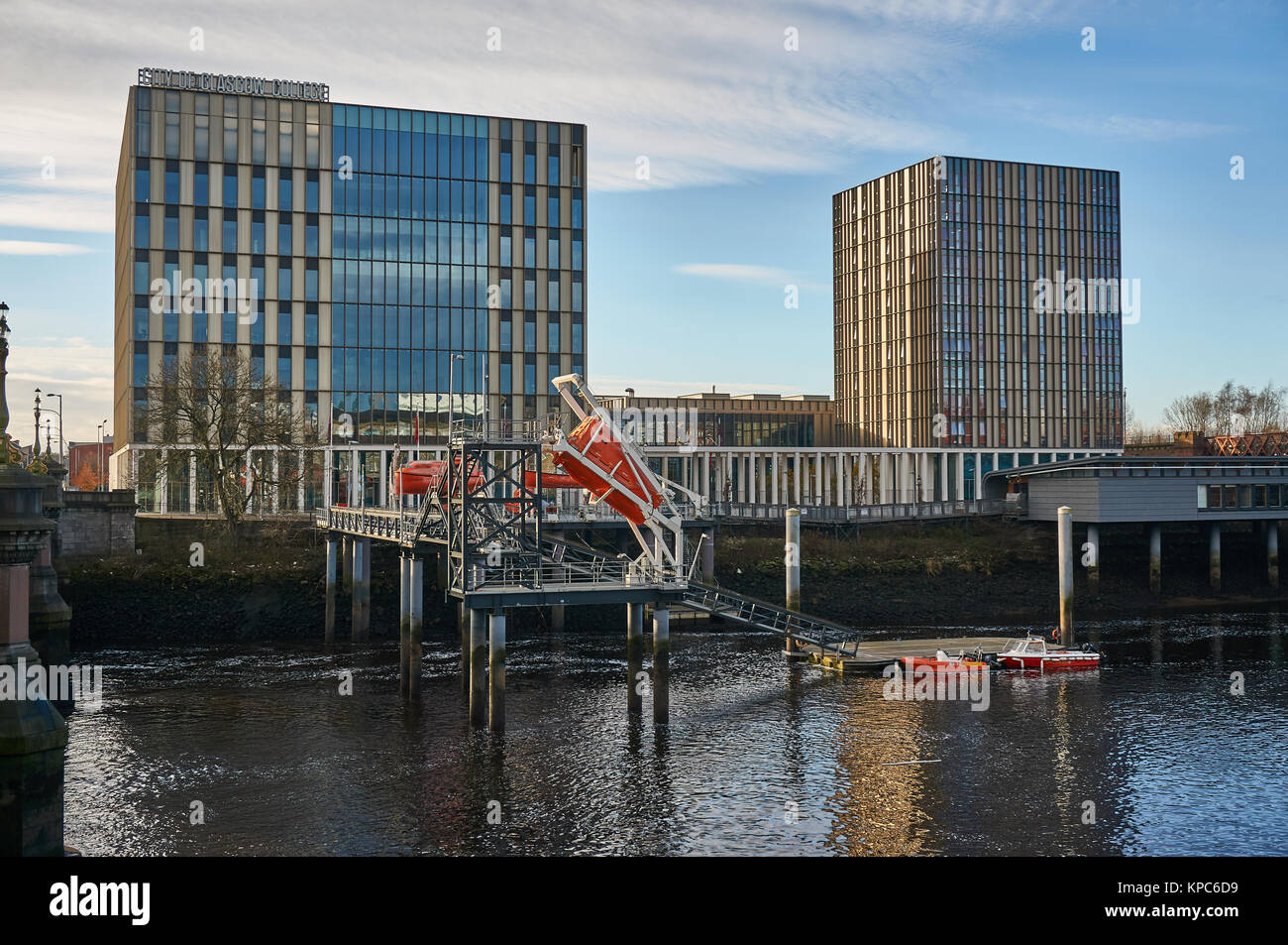 City of Glasgow College as seen from the South bank of river Clyde. Stock Photo