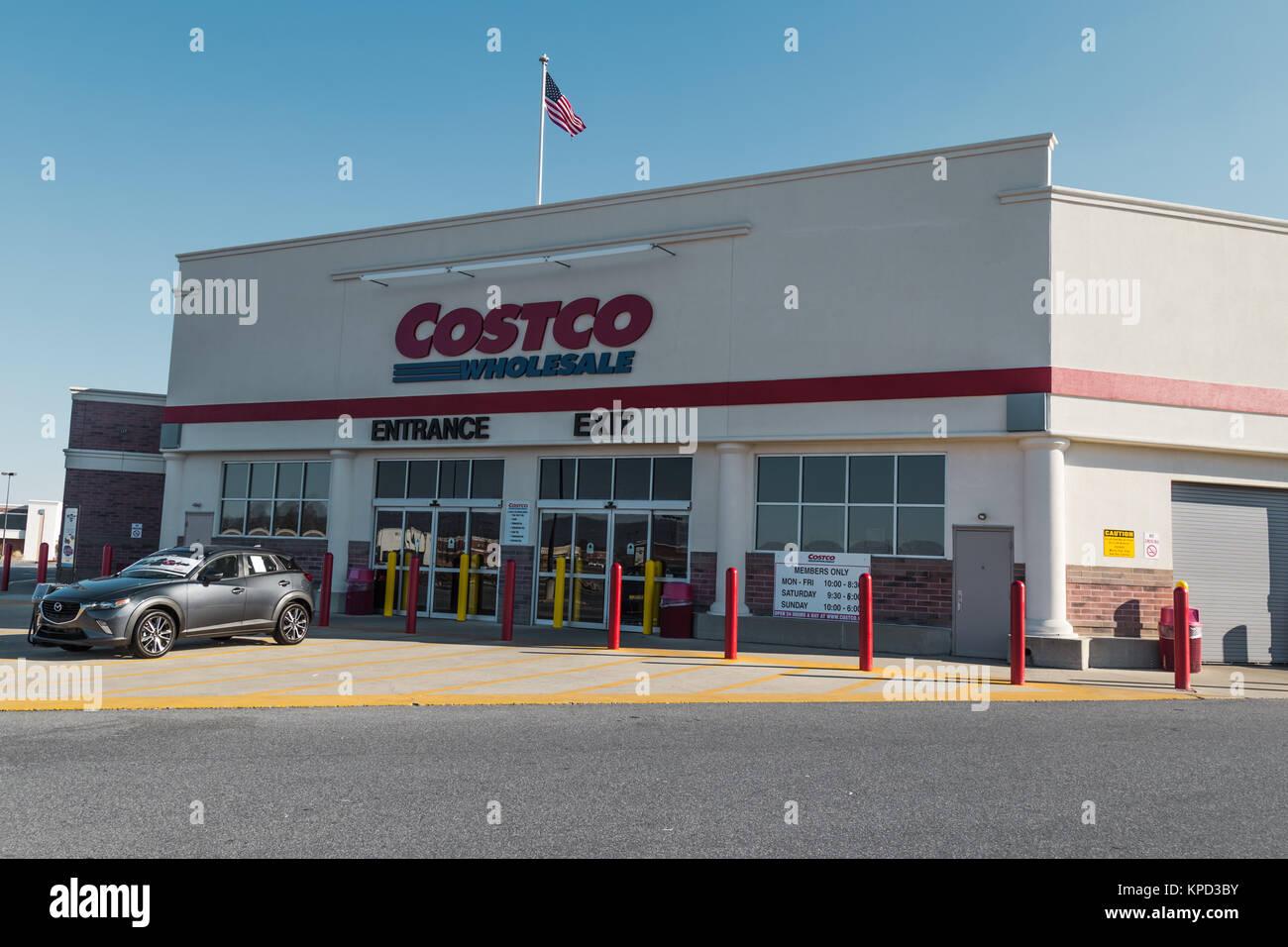 Exterior of a costco store hires stock photography and images Alamy
