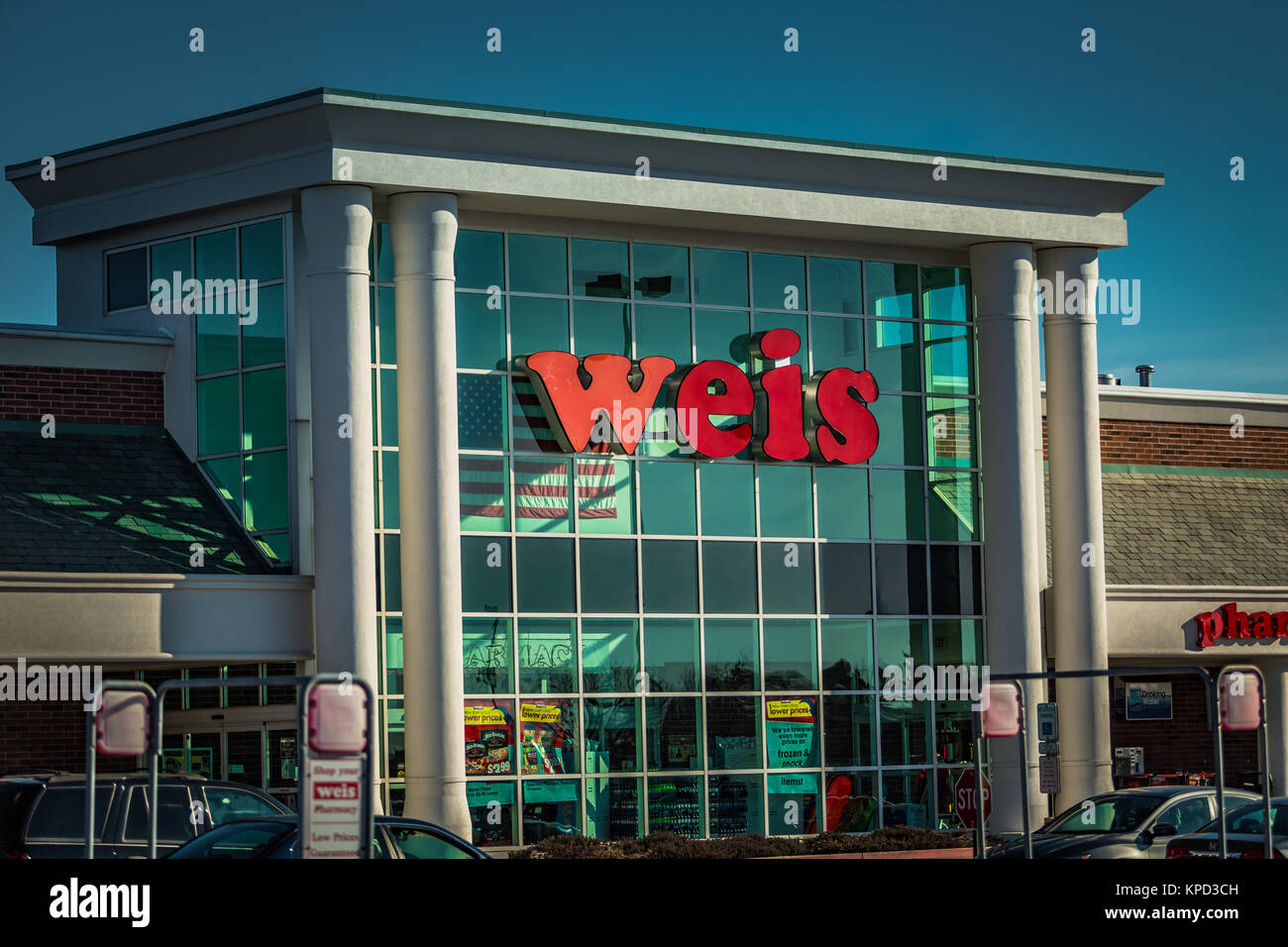 Weis markets store hires stock photography and images Alamy