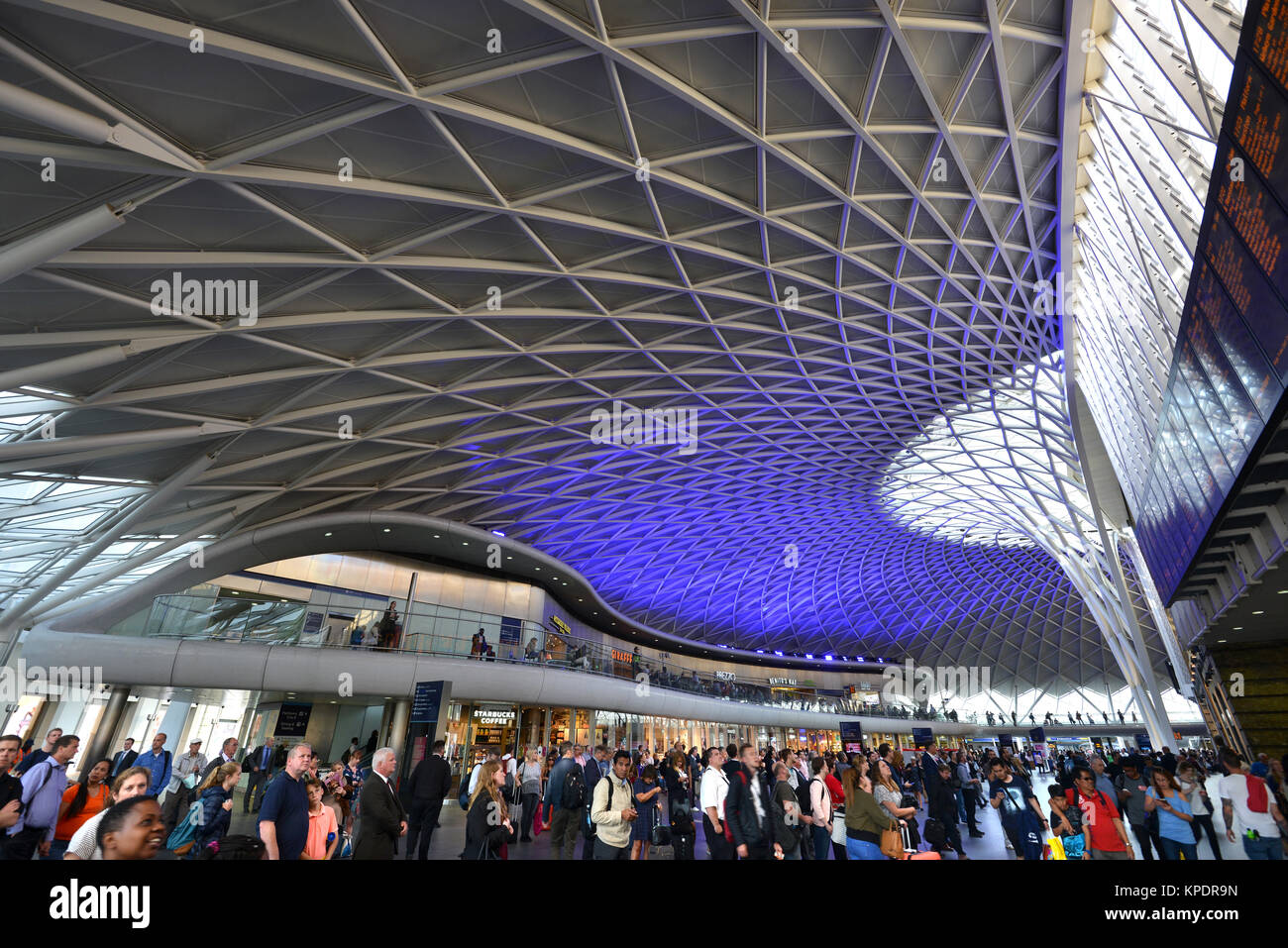 Western Concourse at King’s Cross by John McAslan + Partners. Interior ...