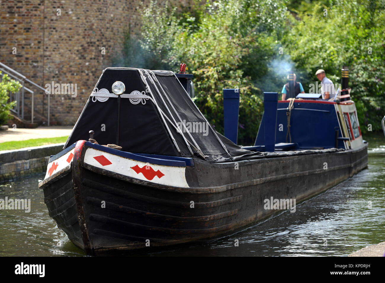 Boats narrow boats hi-res stock photography and images - Alamy