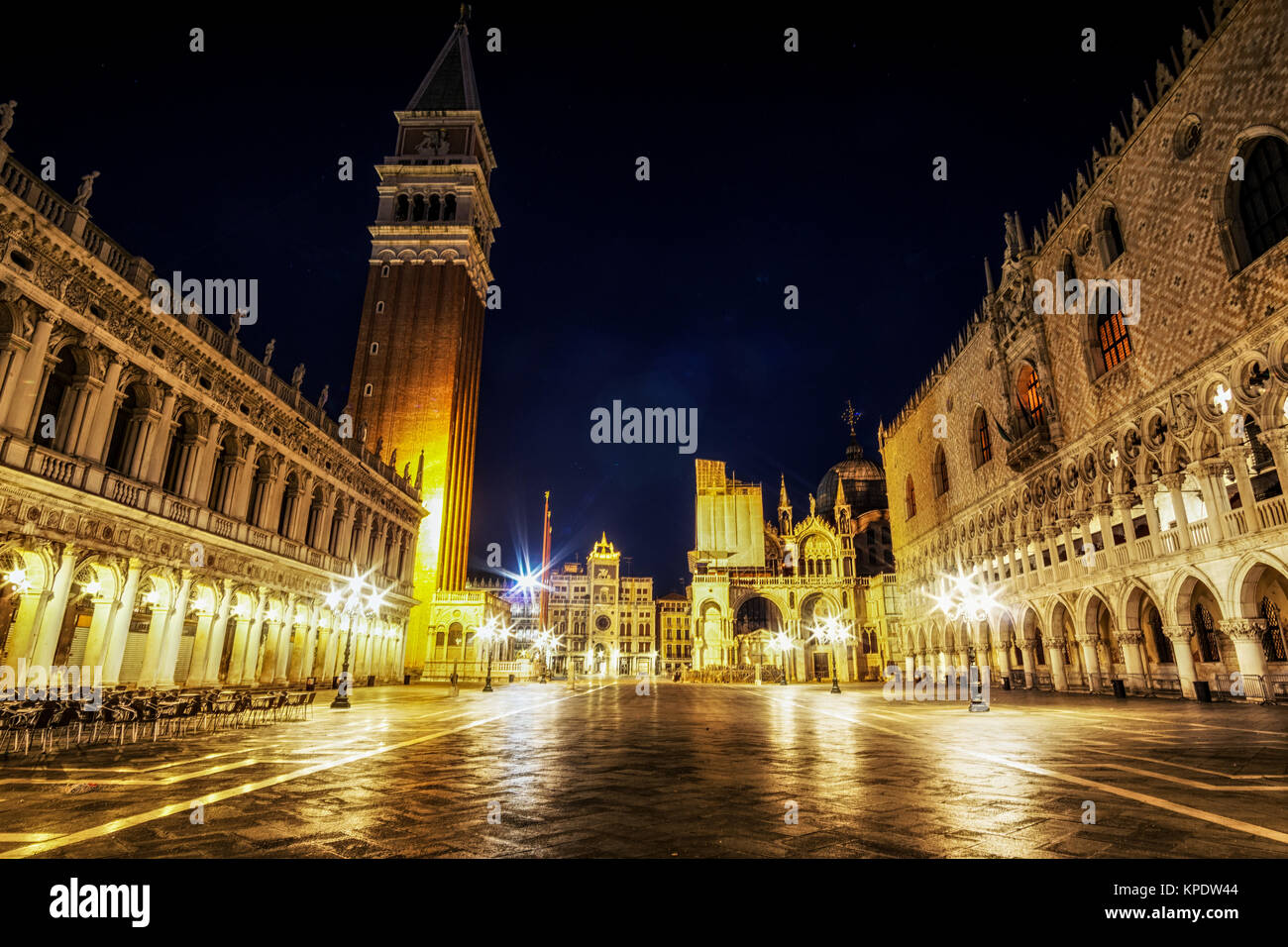 Saint mark's square and doge palace Stock Photo - Alamy