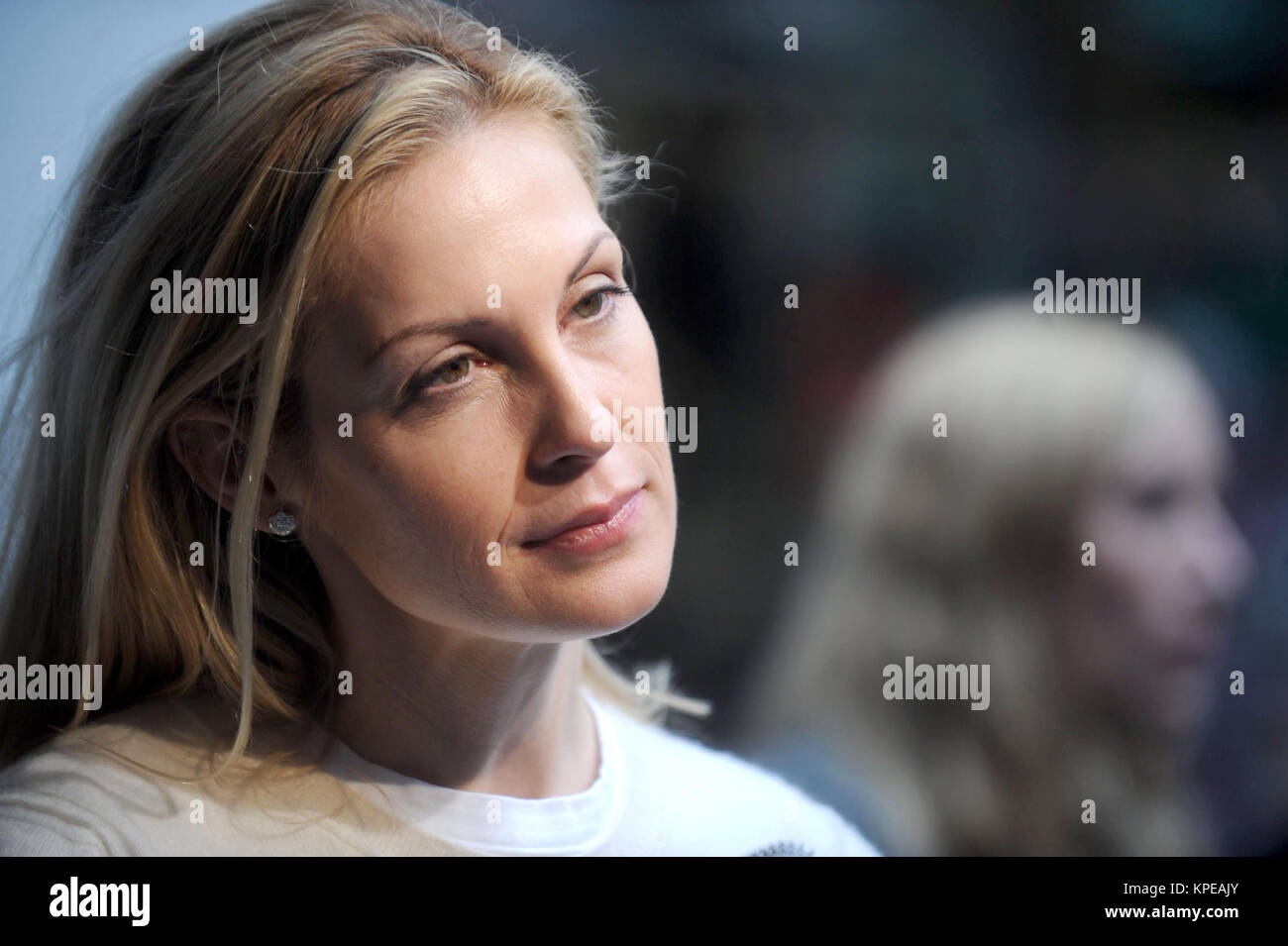 NEW YORK, NY - APRIL 11: Kelly Rutherford at the Garnier Cleaner ...