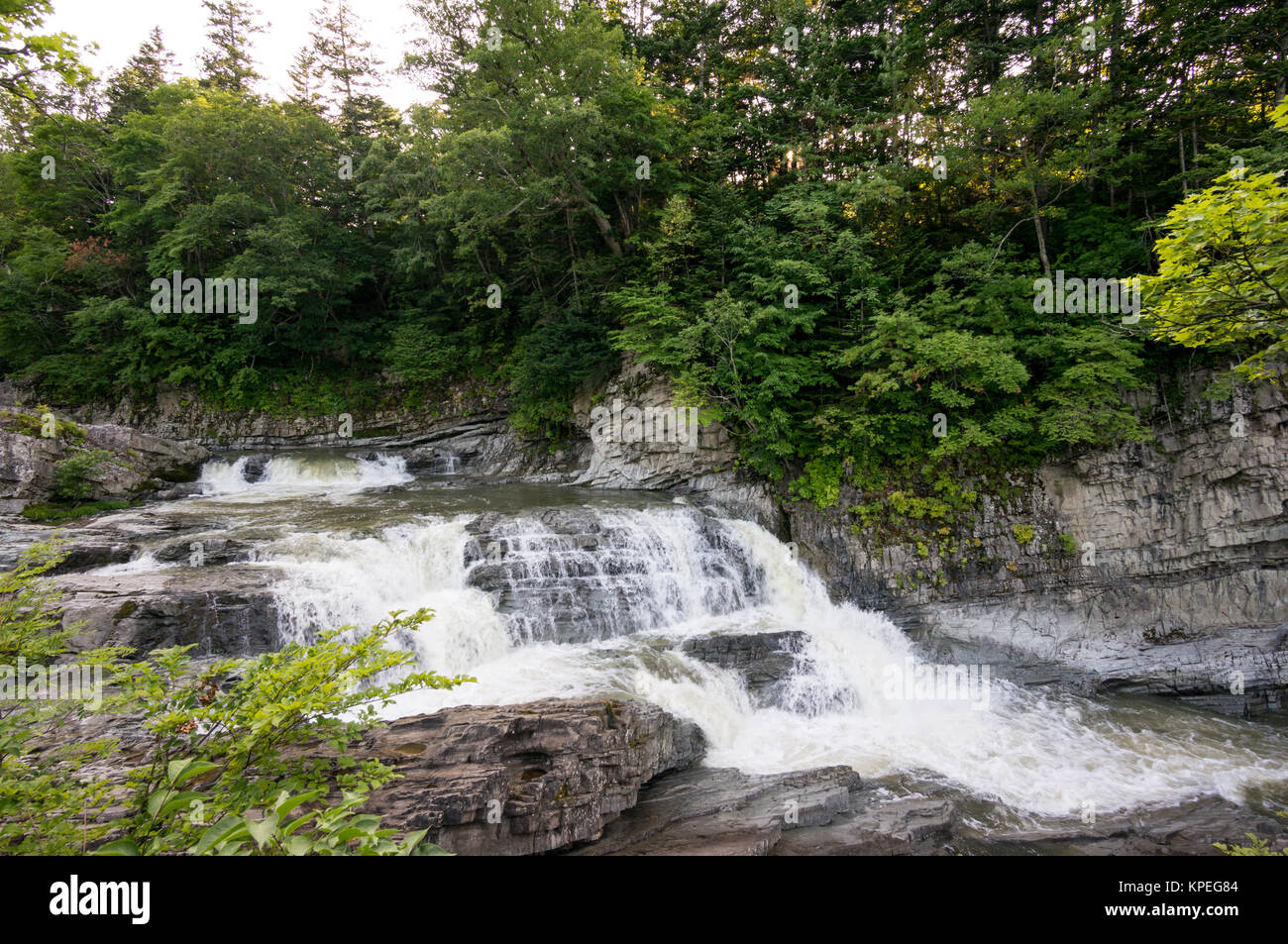 Sunlight waterfall hi-res stock photography and images - Alamy