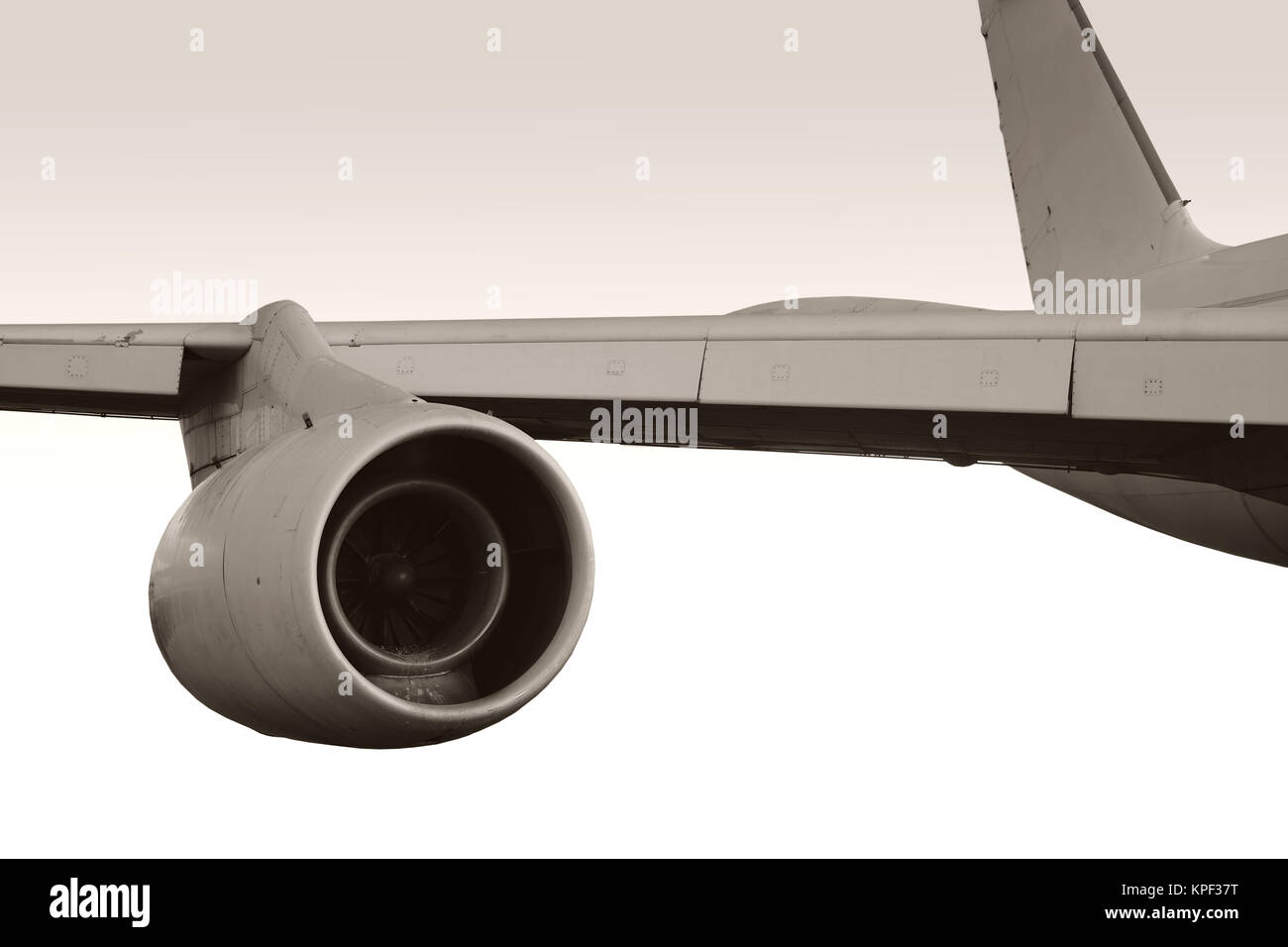 Die Nahaufnahme einer Flugzeugturbine am Seitenflügel eines Passagierflugzeugs. Stock Photo