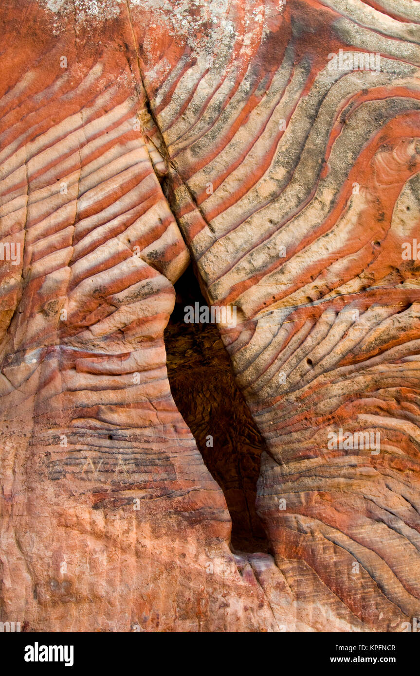 Rock texture petra jordan middle hi-res stock photography and images ...