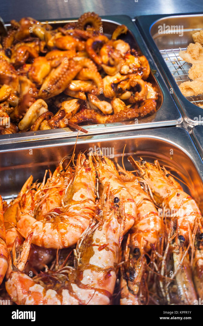 Australia, Sydney Fish Market, prepared seafood Stock Photo Alamy