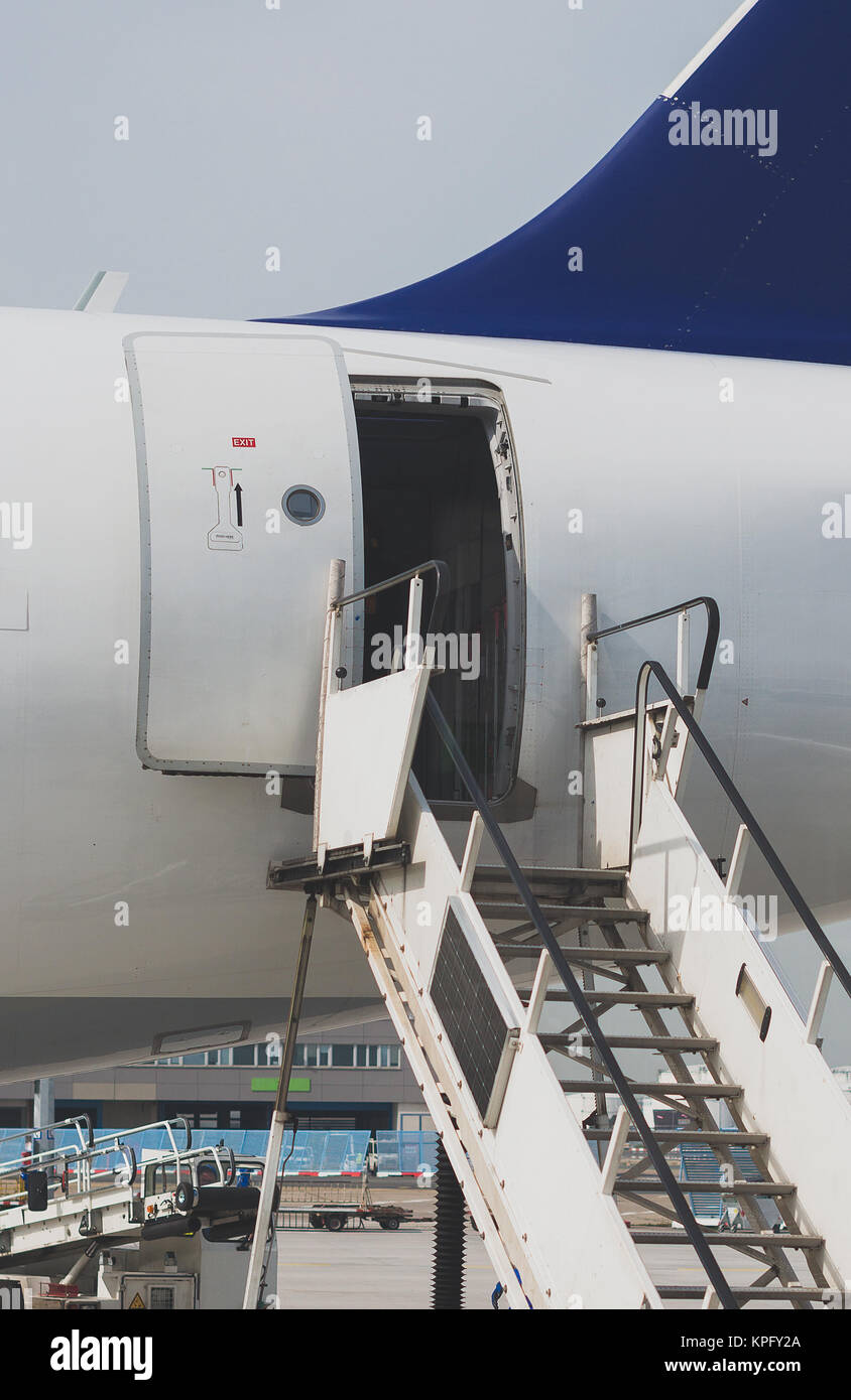 Airplane Door Open Stock Photos & Airplane Door Open Stock Images Alamy