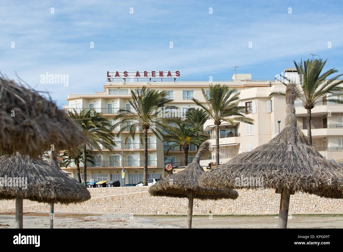 PLAYA DE PALMA, MALLORCA, SPAIN - DECEMBER 14, 2017: Hotel Las Arenas and  winter beach on a windy day on December 14, 2017 in Mallorca, Balearic  islan Stock Photo - Alamy