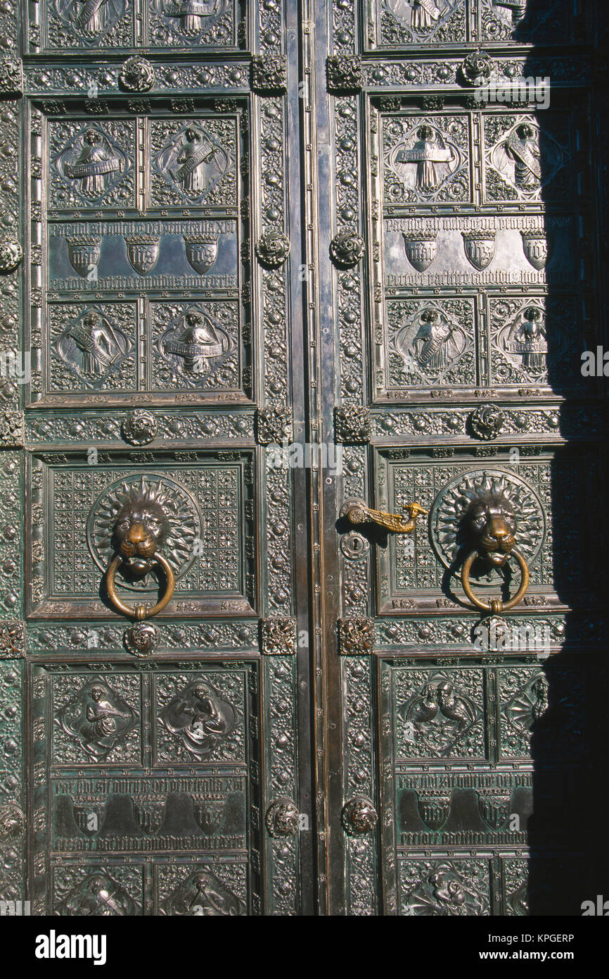 Germany, Cologne (Koln), entrance of Cologne Cathedral (Kolner Dom), a UNESCO World Heritage Site. Stock Photo