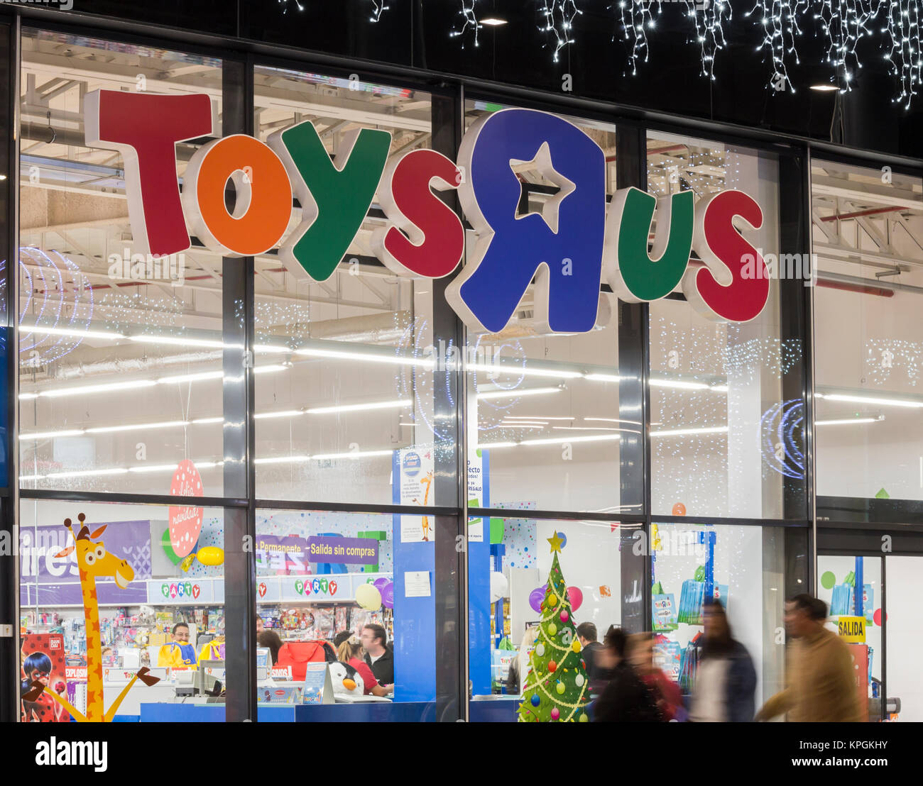 Toysrus store hi-res stock photography and images - Alamy