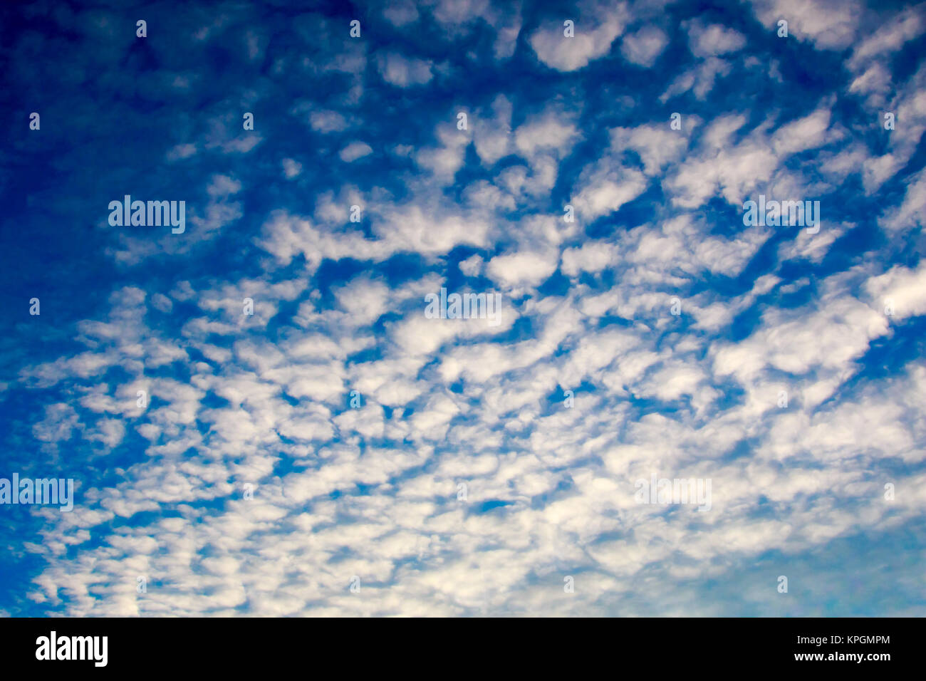 Curly cloud hi-res stock photography and images - Alamy