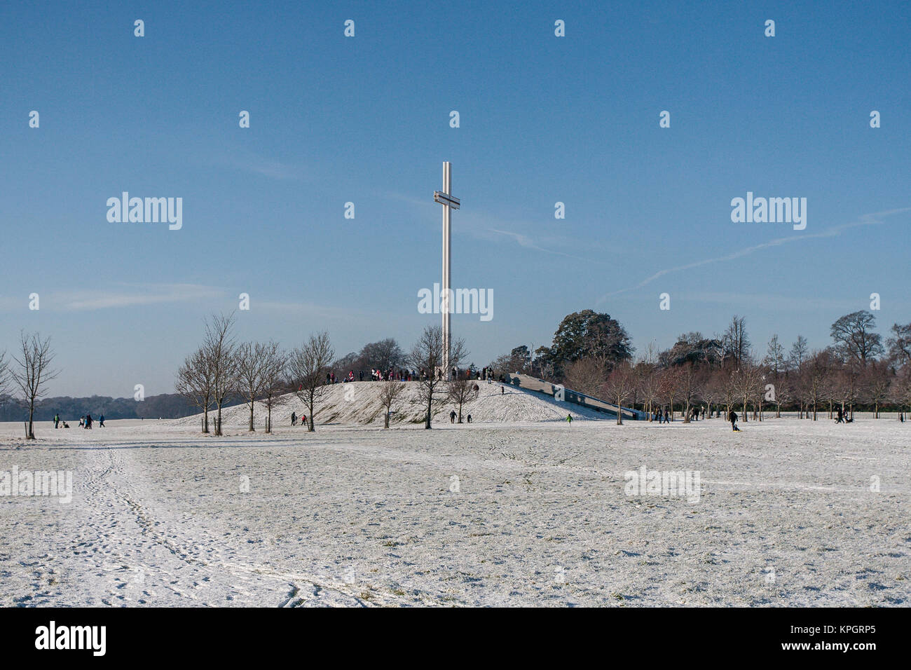 Snow and frost around Papal Cross in the Phoenix Park in Dublin on a beautiful winter morning of the first day of the New Year 2010 Stock Photo
