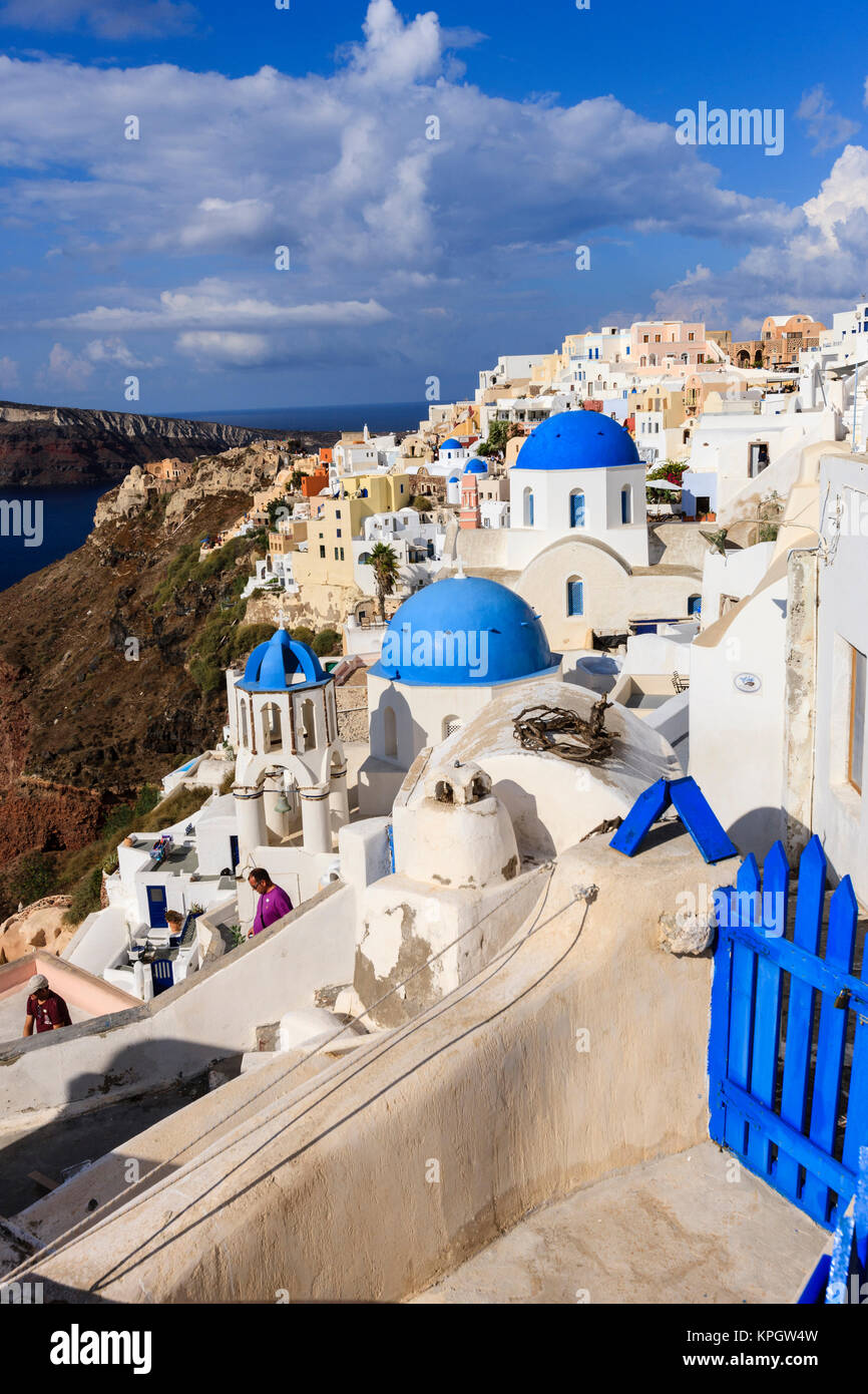 Blue roofed white building hi-res stock photography and images - Alamy