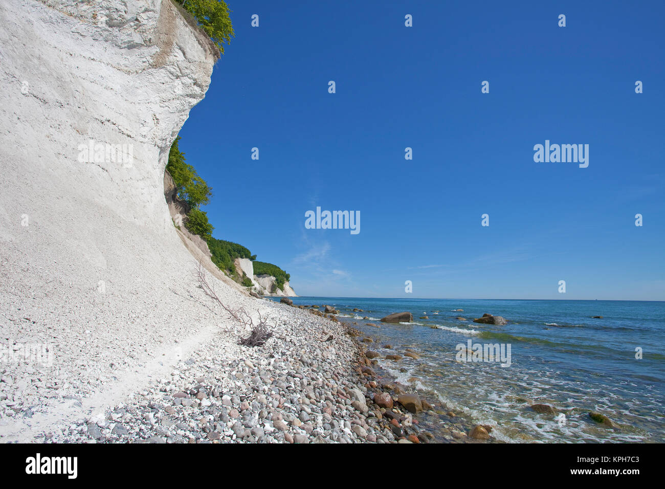 Chalk cliff and beach at Jasmund National park, Ruegen island, Mecklenburg-Western Pomerania, Baltic Sea, Germany, Europe Stock Photo