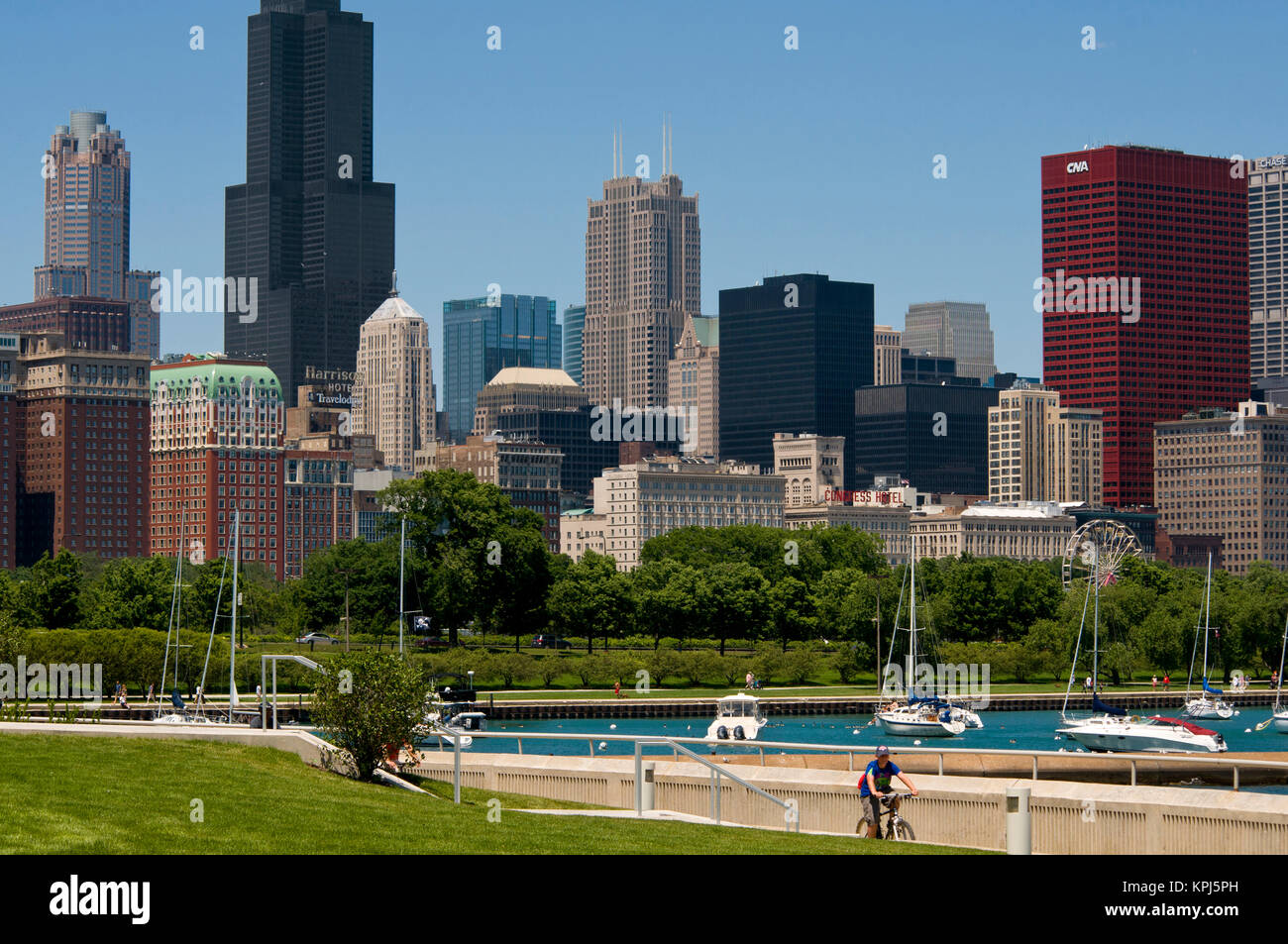 Chicago skyline and Monroe Harbor on a summer day Stock Photo - Alamy