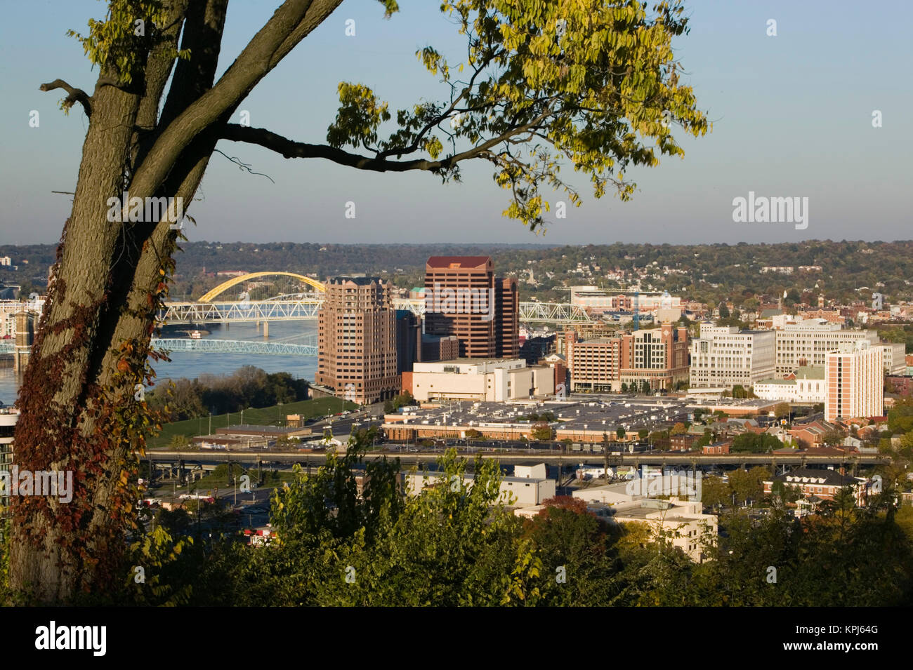 USA, Kentucky, Covington Downtown Covington from Devou ParkSunset