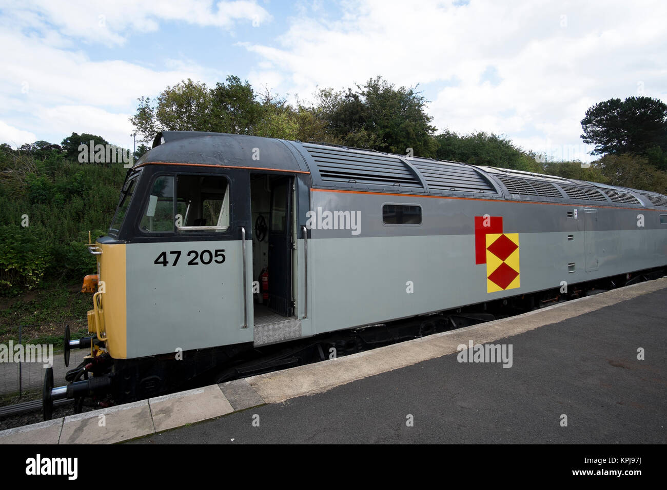 A Class 47 diesel locomotive on the platform at the Brampton Halt station on the Northampton and Lamport Railway Stock Photo