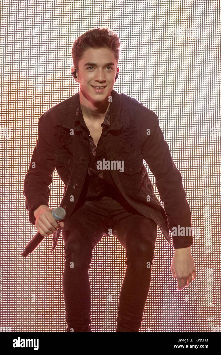 Rosemont, Illinois, USA. 13th Dec, 2017. DANIEL SEAVEY of Why Don't We ...
