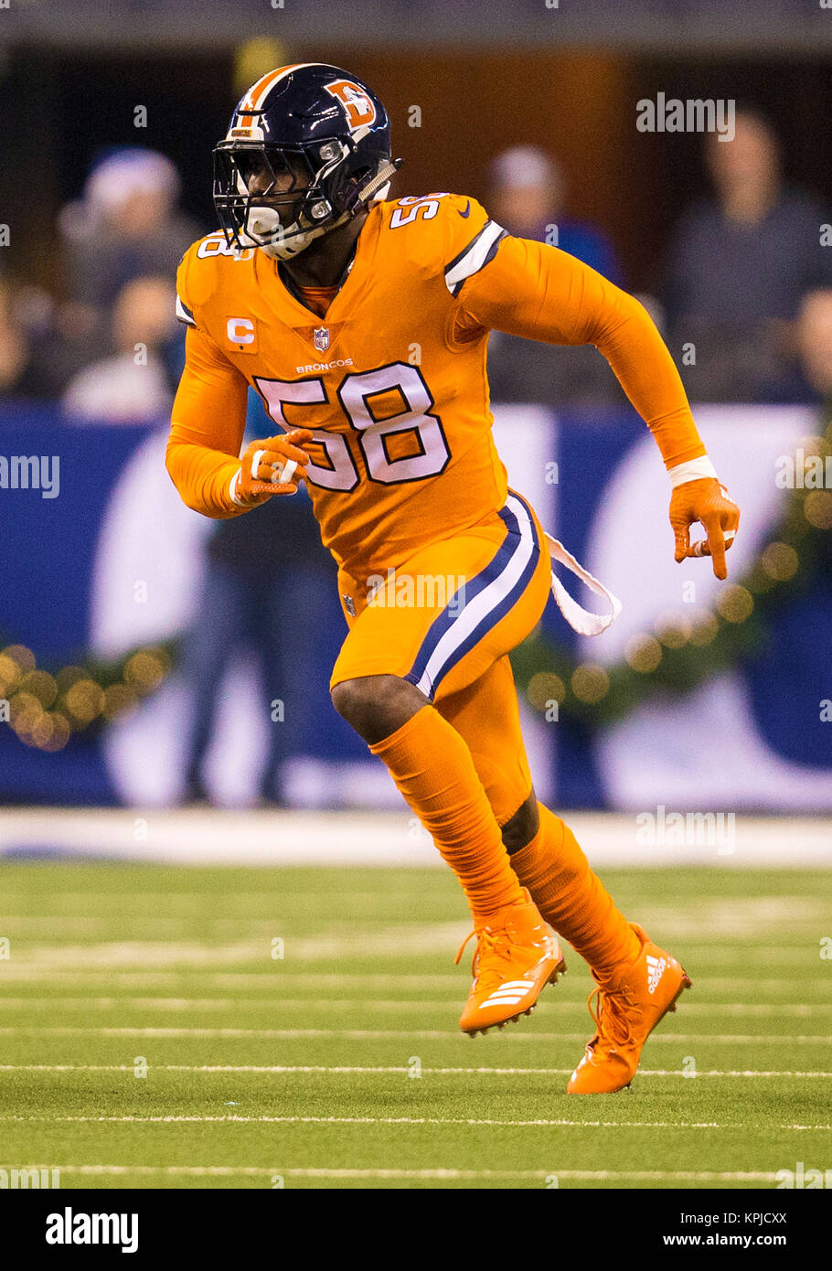 Von miller denver broncos hi-res stock photography and images - Alamy