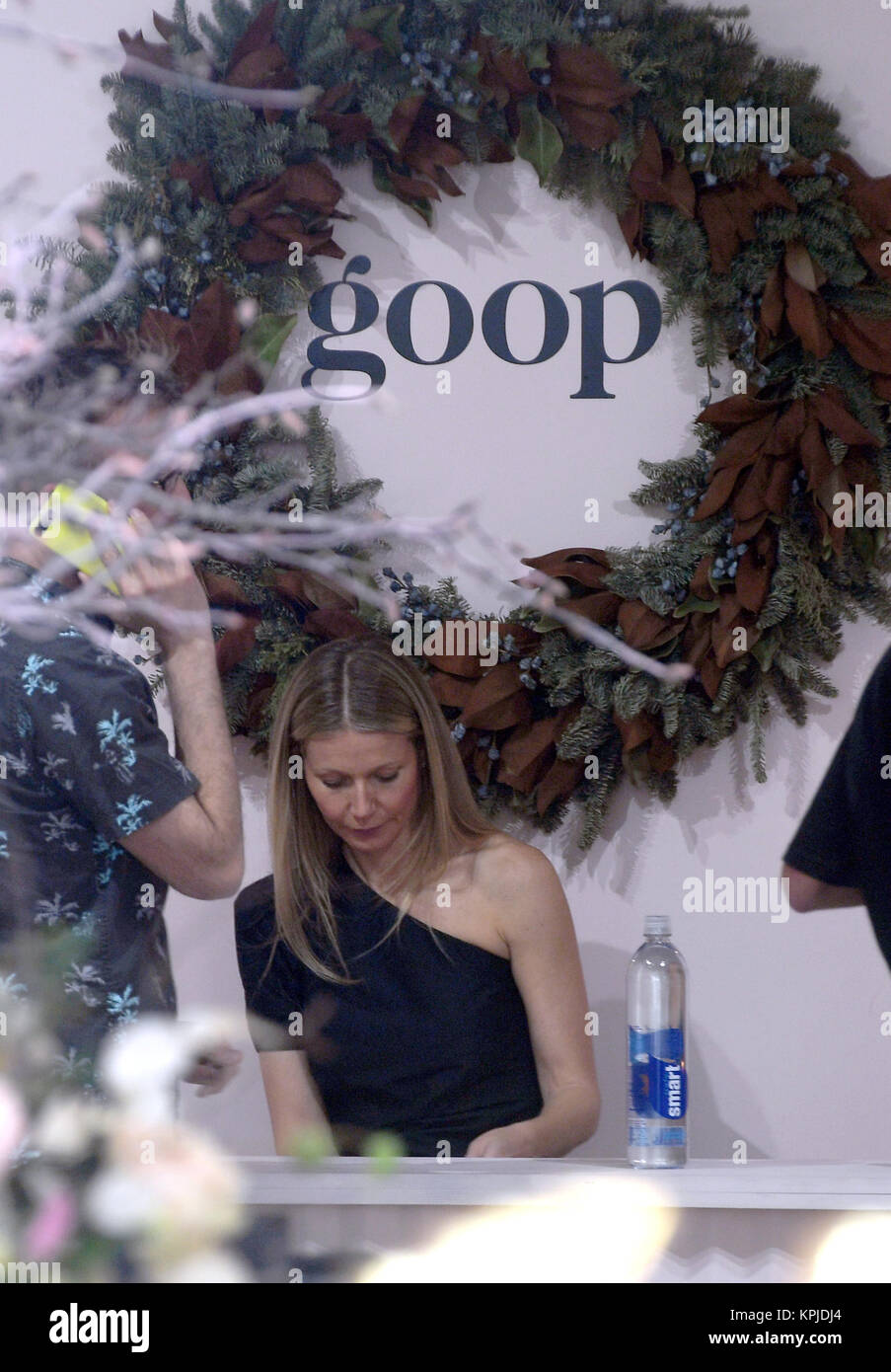 Miami, FL, USA. 15th Dec, 2017. Gwyneth Paltrow refuses to speak to