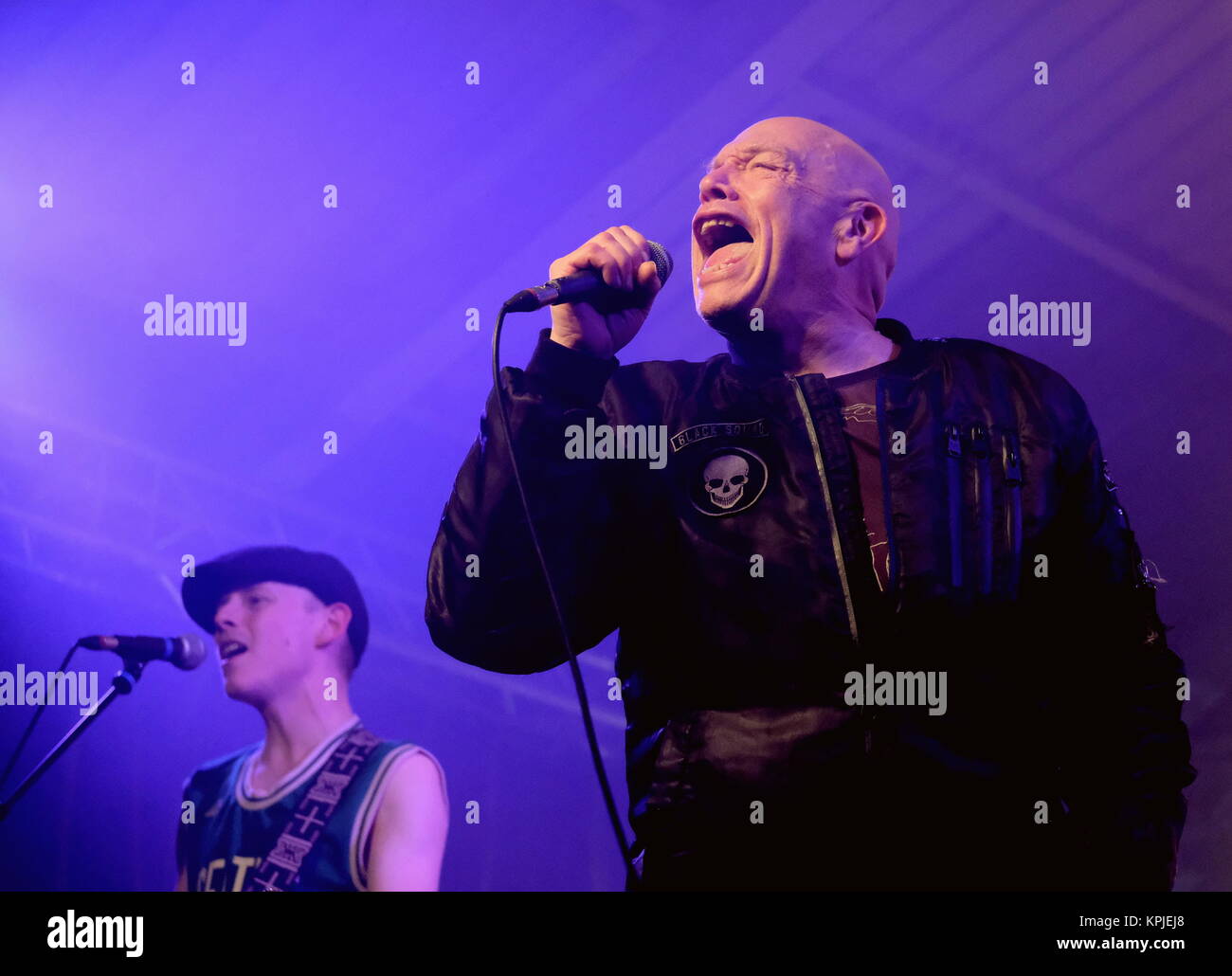 Bad manners hires stock photography and images Alamy