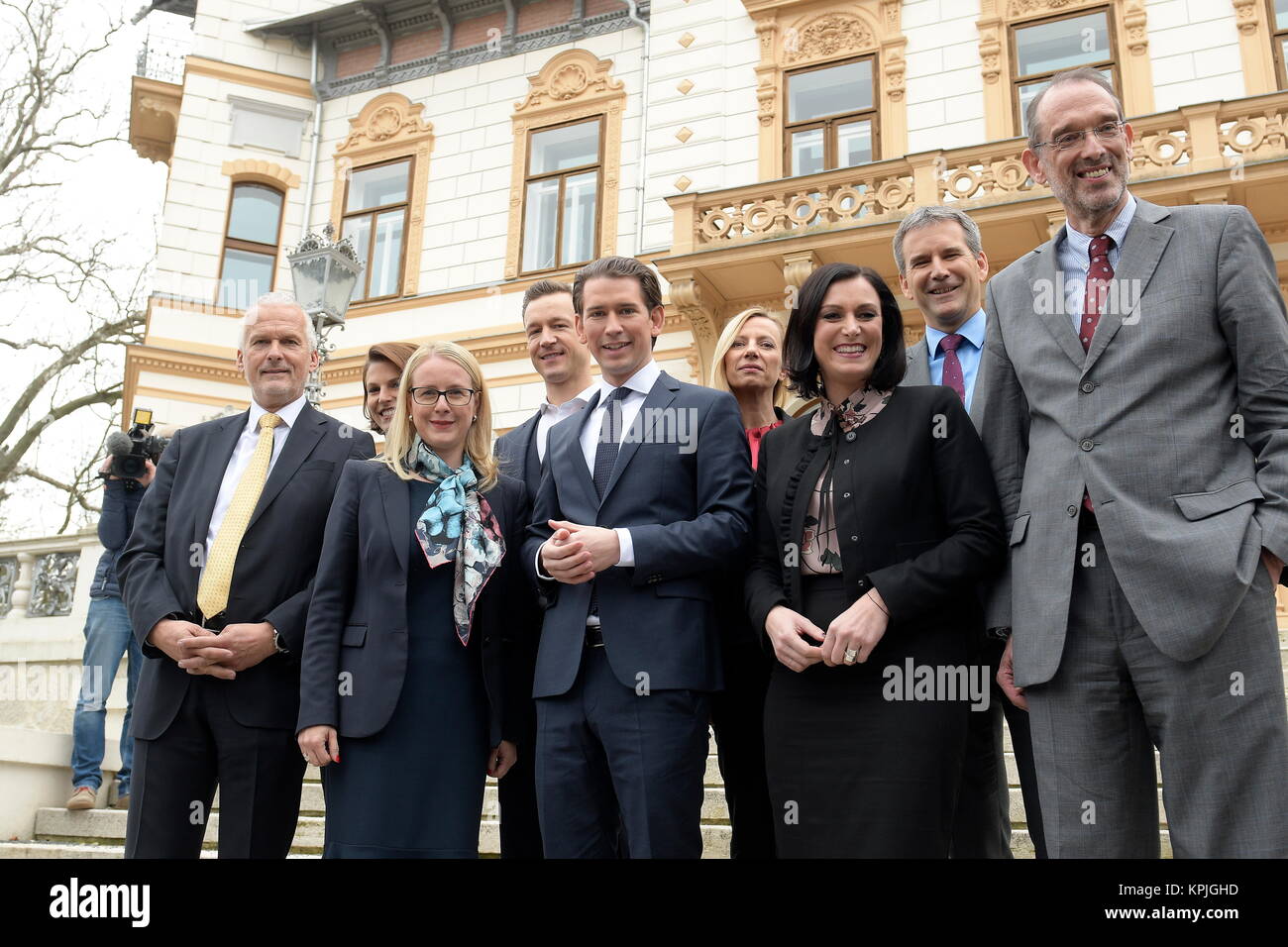Austria. 16 December 2017. The party committees of the ÖVP (Austrian People's Party) have today in the party committees for the coalition negotiations advise. The picture shows the new Austrian Chancellor Sebastian Kurz and his team. Margareta Schramböck, Elisabeth Köstinger, Heinz Fassmann, Josef Moser, Juliane Bogner Strauss, Hartwig Löger-Finanzen, Gernot Blümel, and Sebastian Kurz. Credit: Franz Perc/Alamy Live News Stock Photo