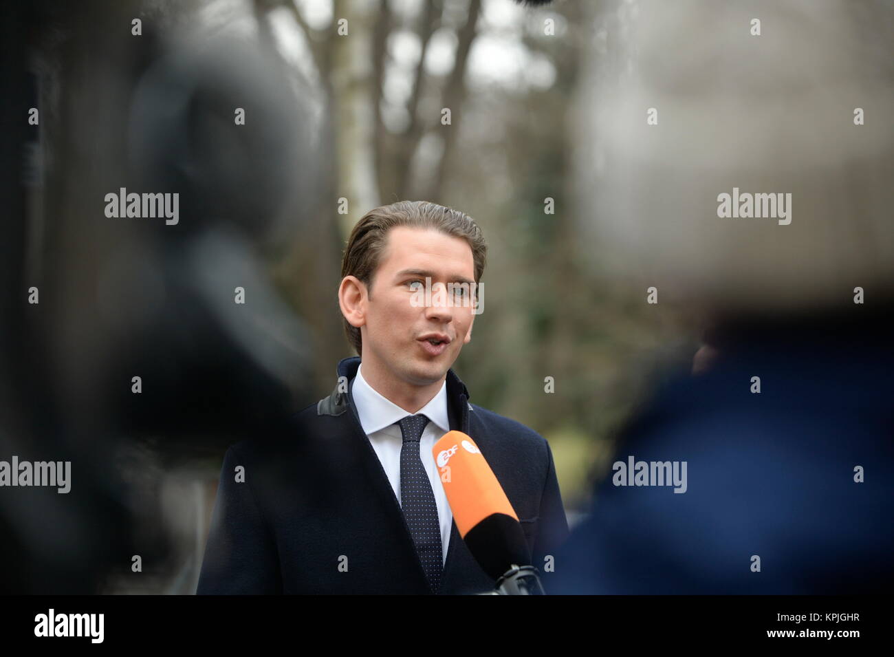 Vienna. Austria. 16 December 2017. The party committees of the ÖVP (Austrian People's Party) have today in the party committees for the coalition negotiations advise. After that, the future Austrian Chancellor and his team faced the media. Credit: The picture shows the new Austrian Chancellor Sebastian Kurz. Credit: Franz Perc / Alamy Live News Stock Photo