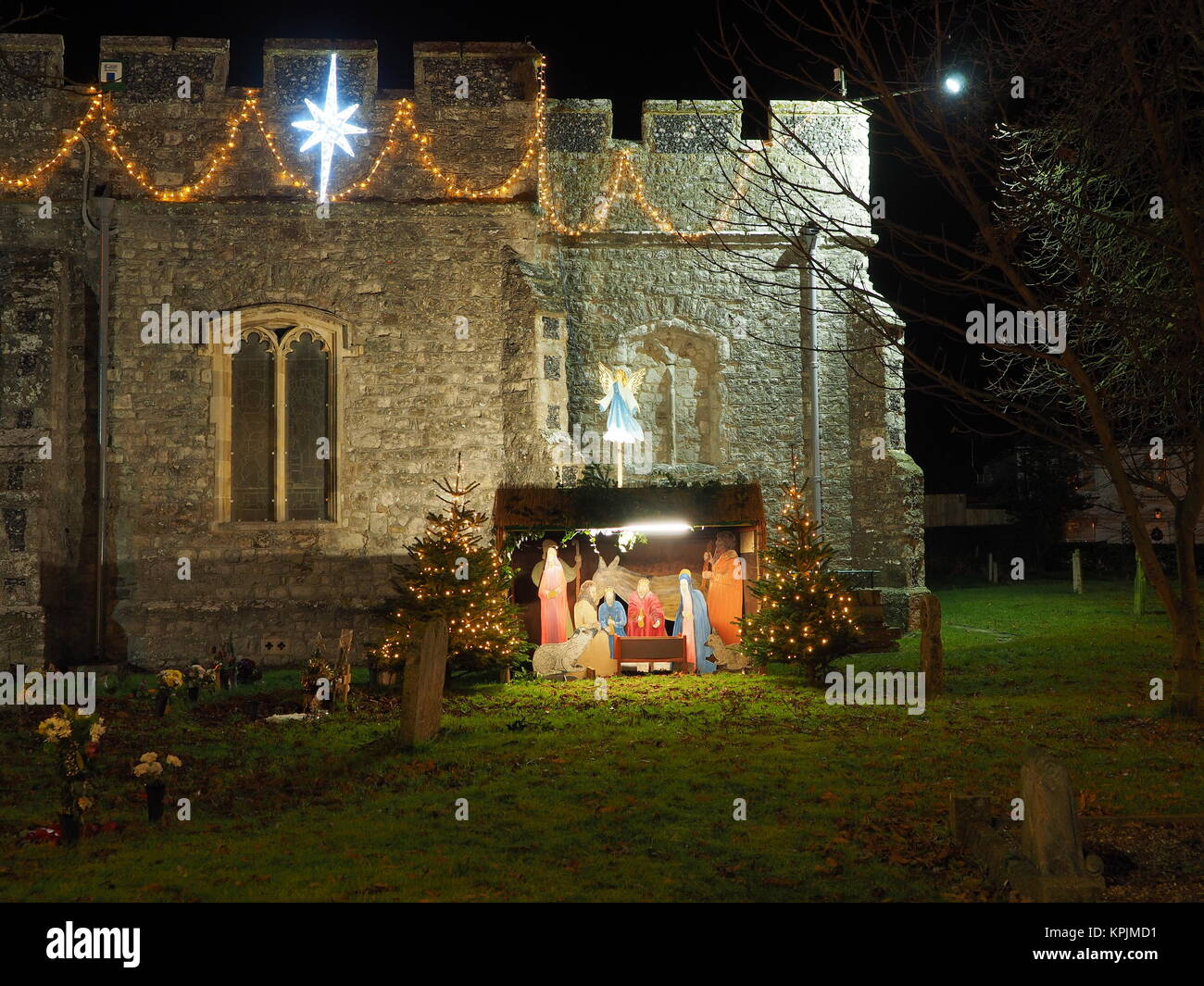 Eastchurch, Kent, UK. 16th Dec, 2017. The Christmas lights on display