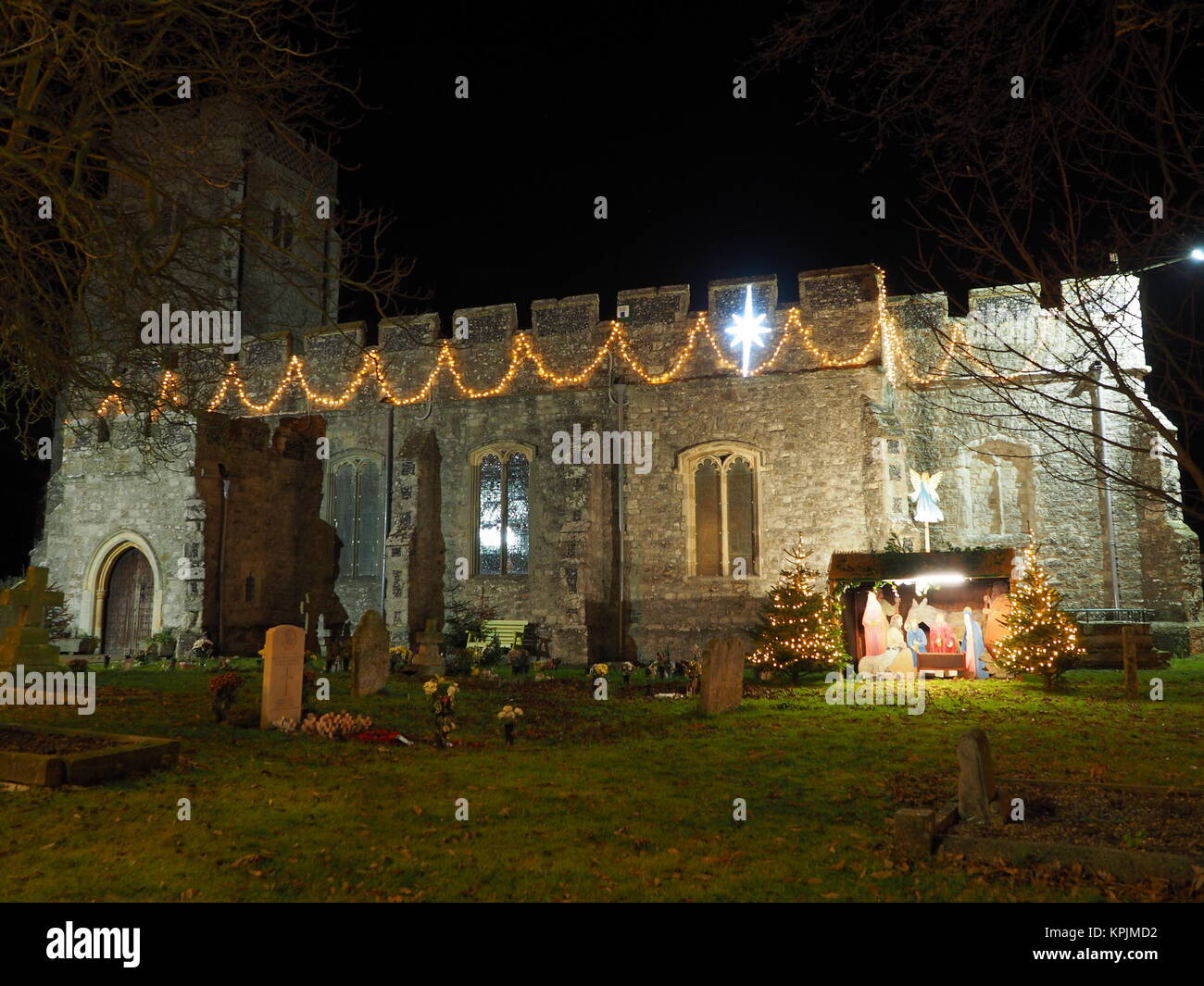 Eastchurch, Kent, UK. 16th Dec, 2017. The Christmas lights on display